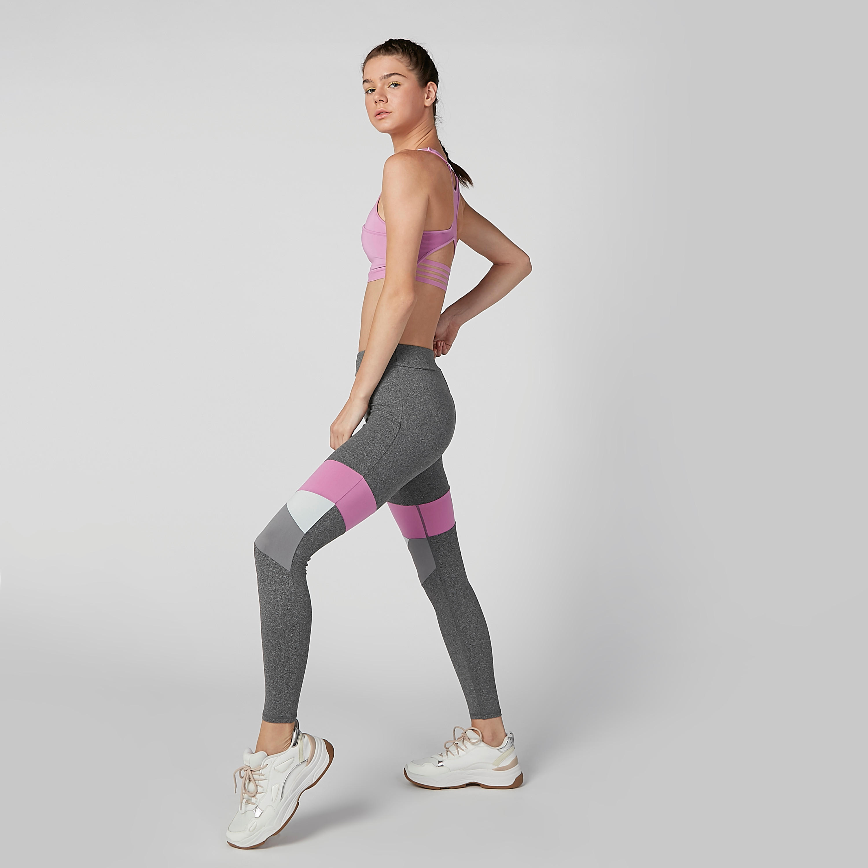 صدرية رياضية سادة بياقة V وحمّالات-sports-women-clothing-sportsbras-image-3