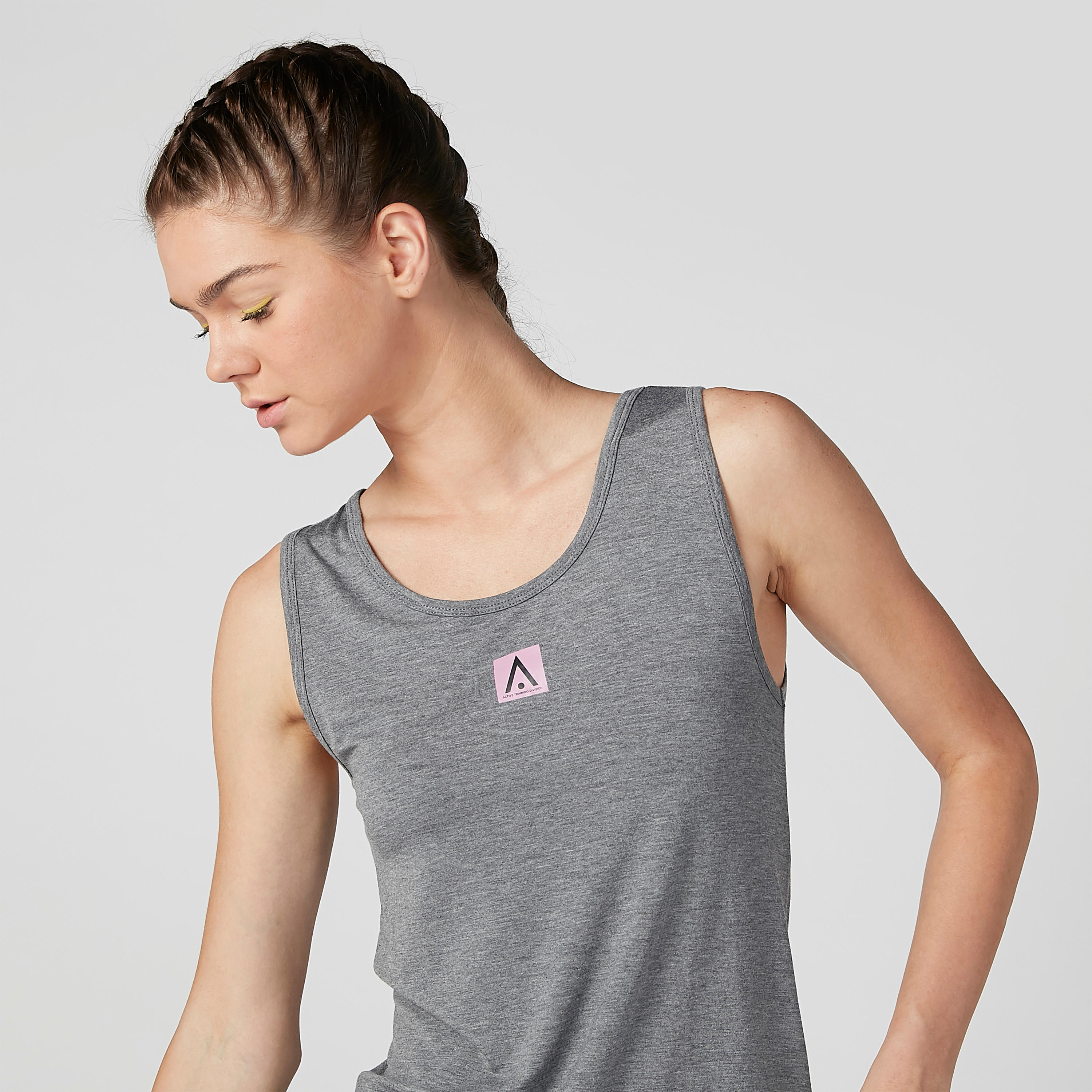 تيشيرت سادة دون أكمام بياقة عميقة وحمّالات-women-clothing-sportswearandactivewear-tshirtsandvests-image-3