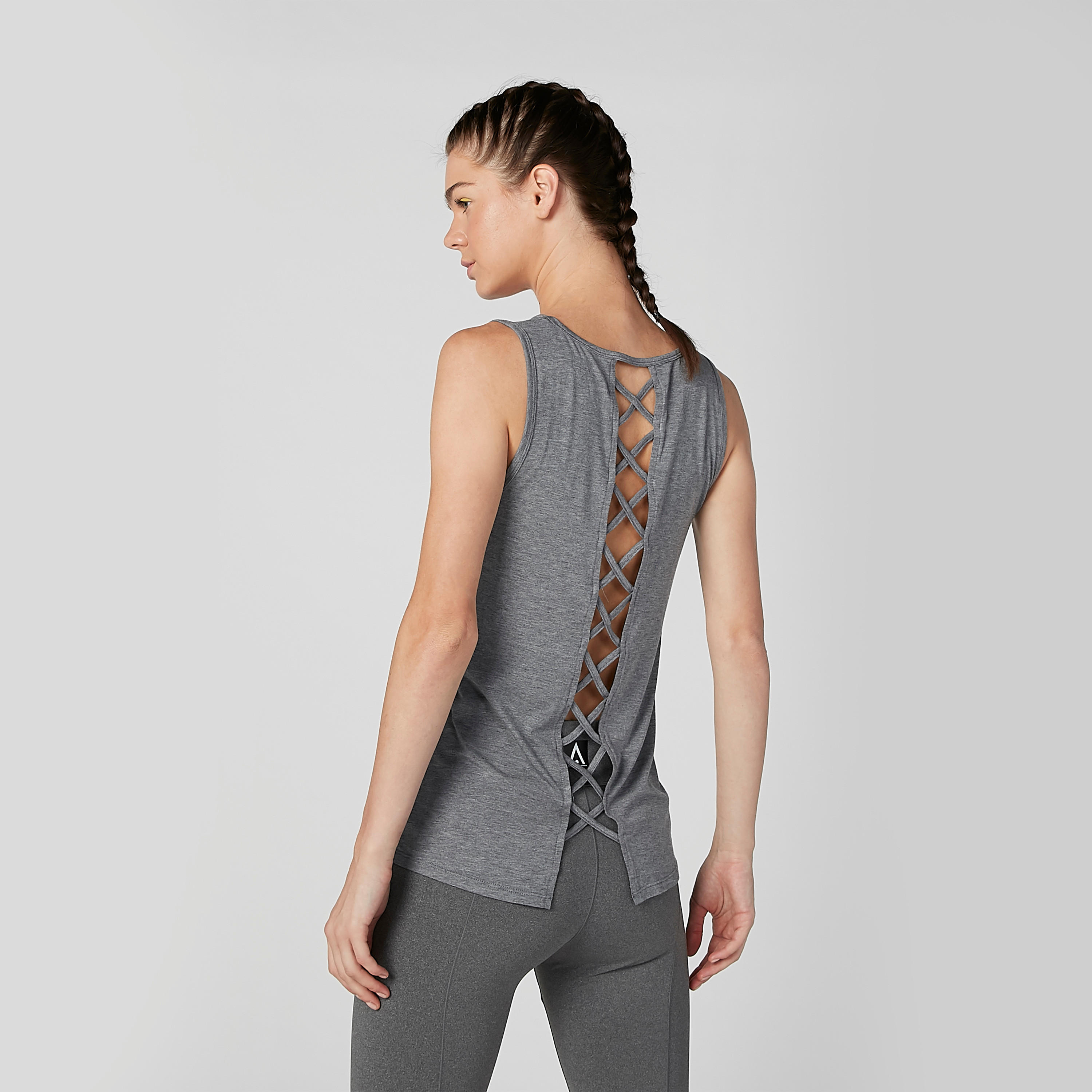 تيشيرت سادة دون أكمام بياقة عميقة وحمّالات-women-clothing-sportswearandactivewear-tshirtsandvests-image-4