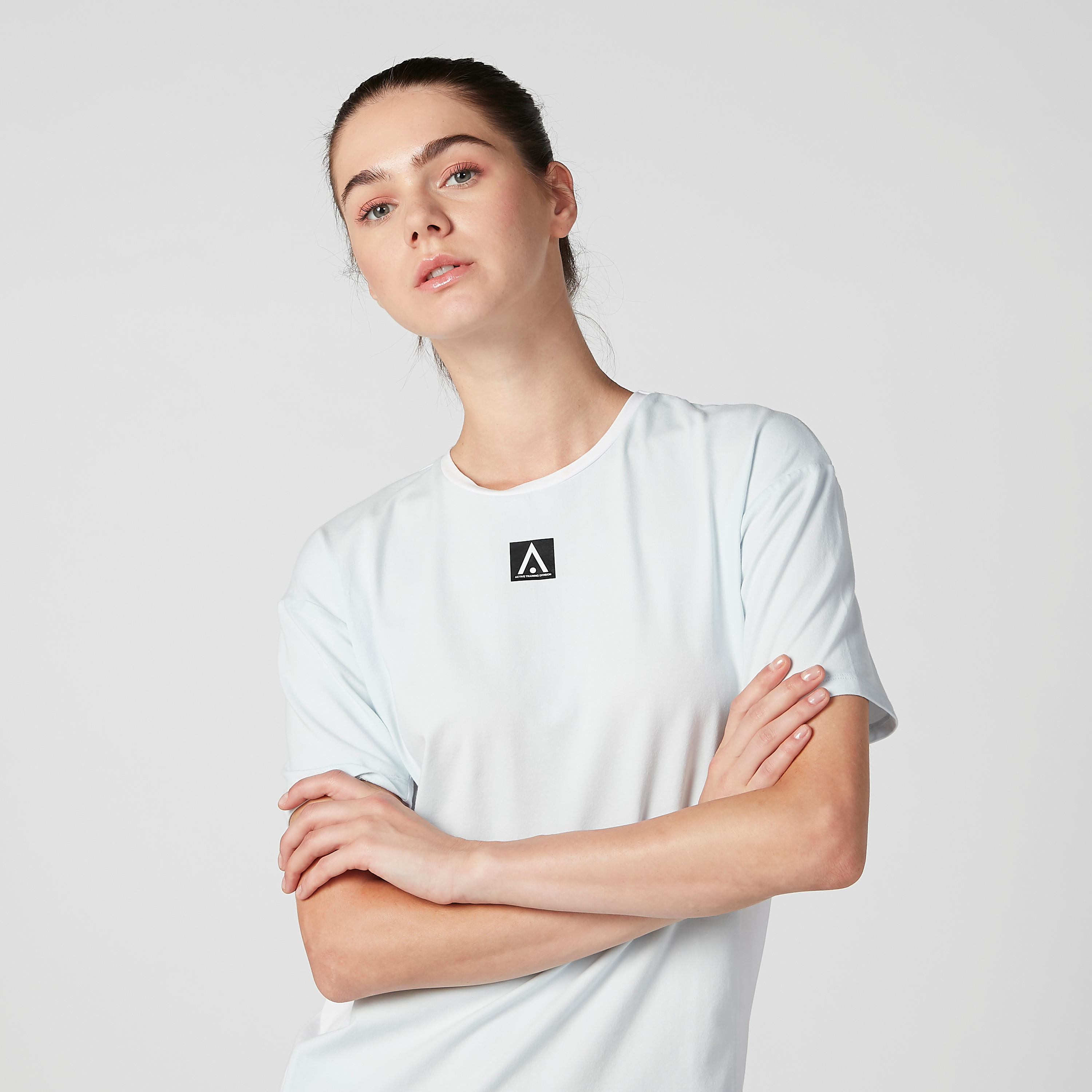 Sustainable Plain T-shirt with Round Neck and Short Sleeves-women-clothing-sportswearandactivewear-tshirtsandvests-image-2