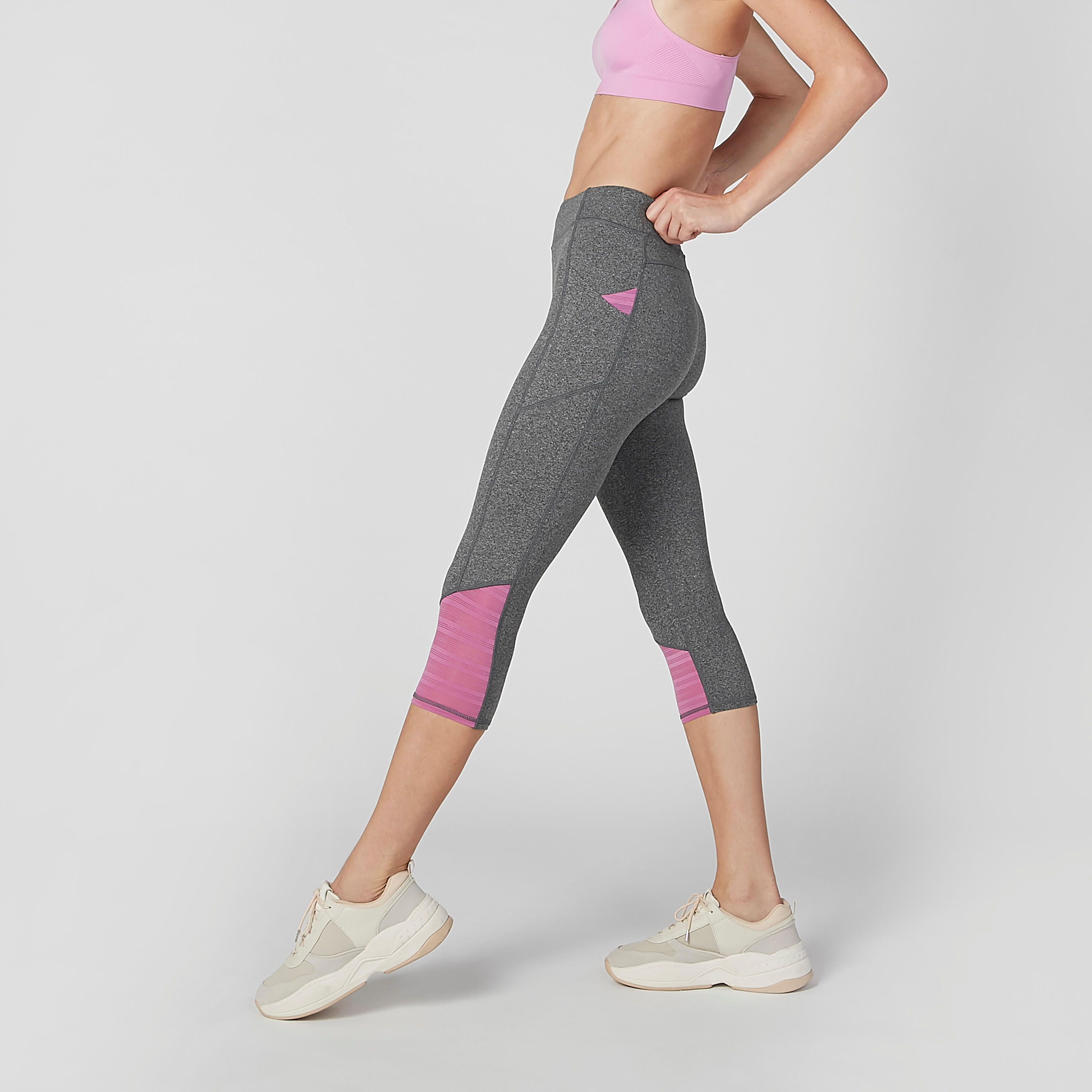 بنطال كابري سادة بخصر مطاطي-women-clothing-sportswearandactivewear-bottoms-image-2