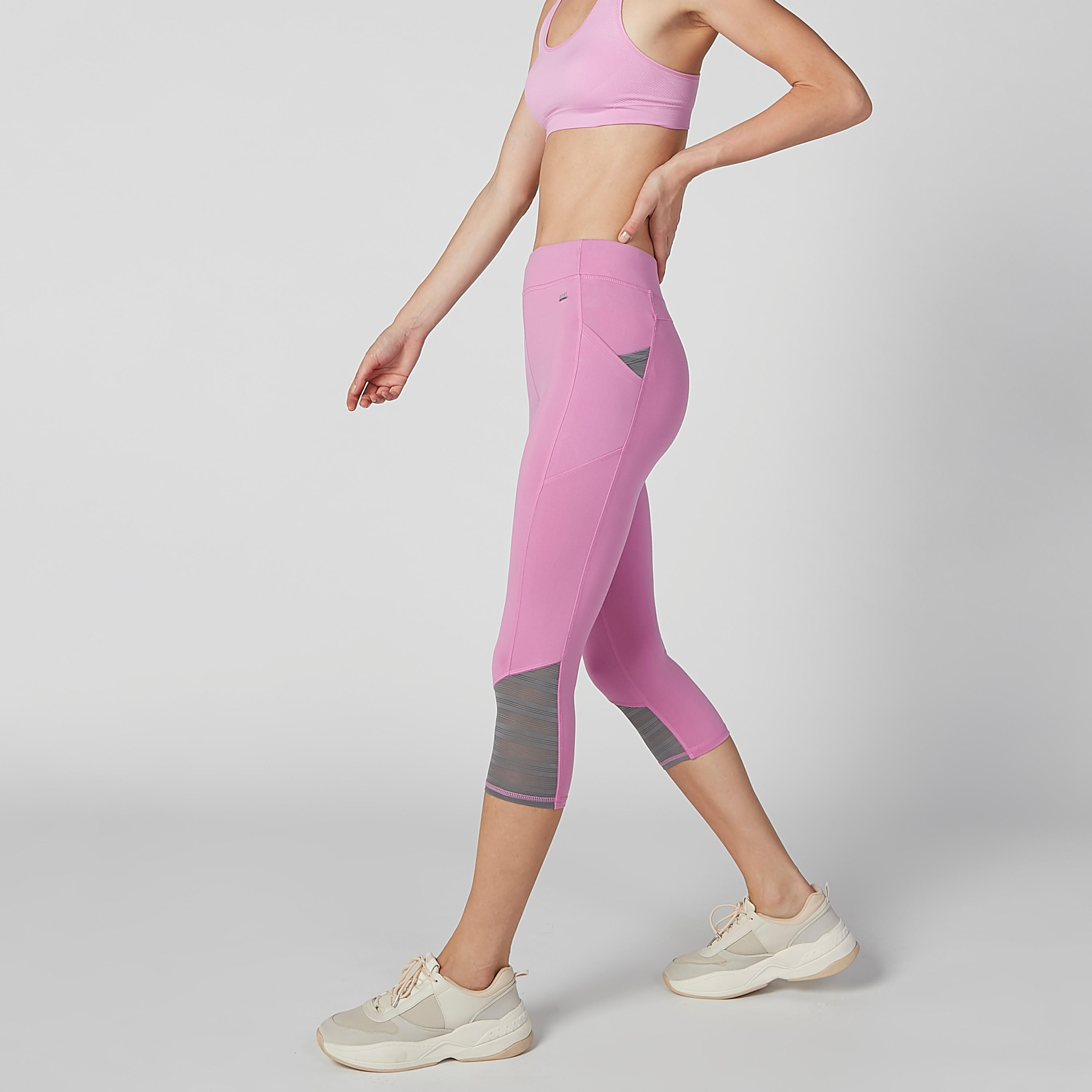بنطال كابري سادة بخصر مطاطي-women-clothing-sportswearandactivewear-bottoms-image-4