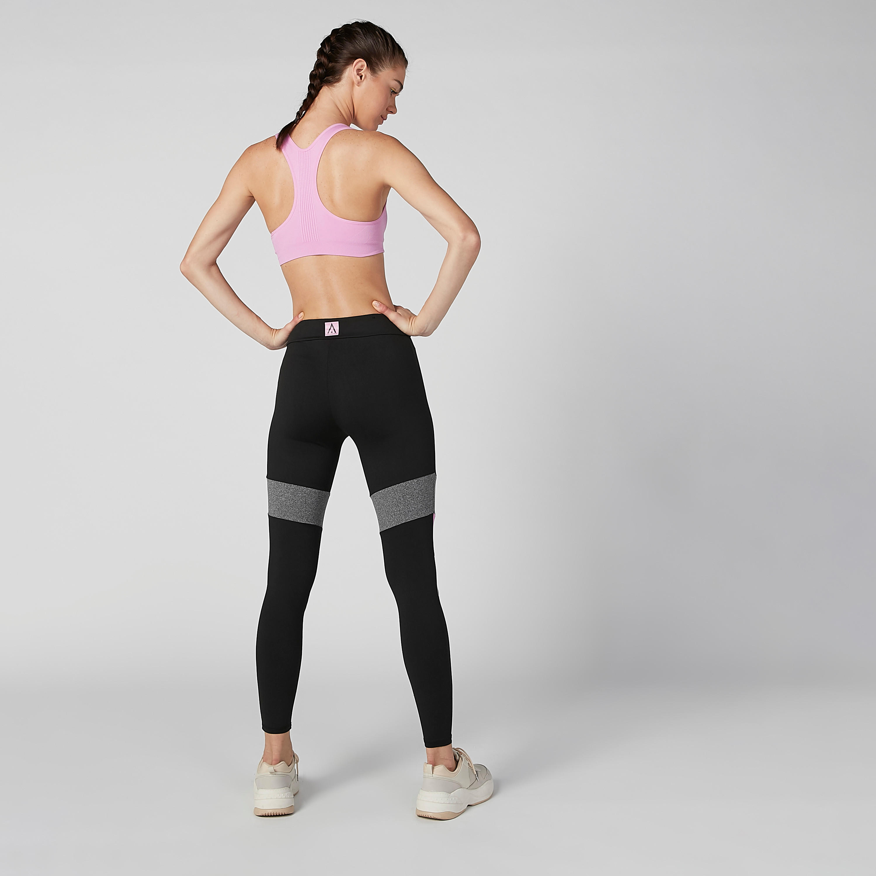 بنطال ليقنز طويل بخصر مطّاطي-women-clothing-sportswearandactivewear-bottoms-image-1