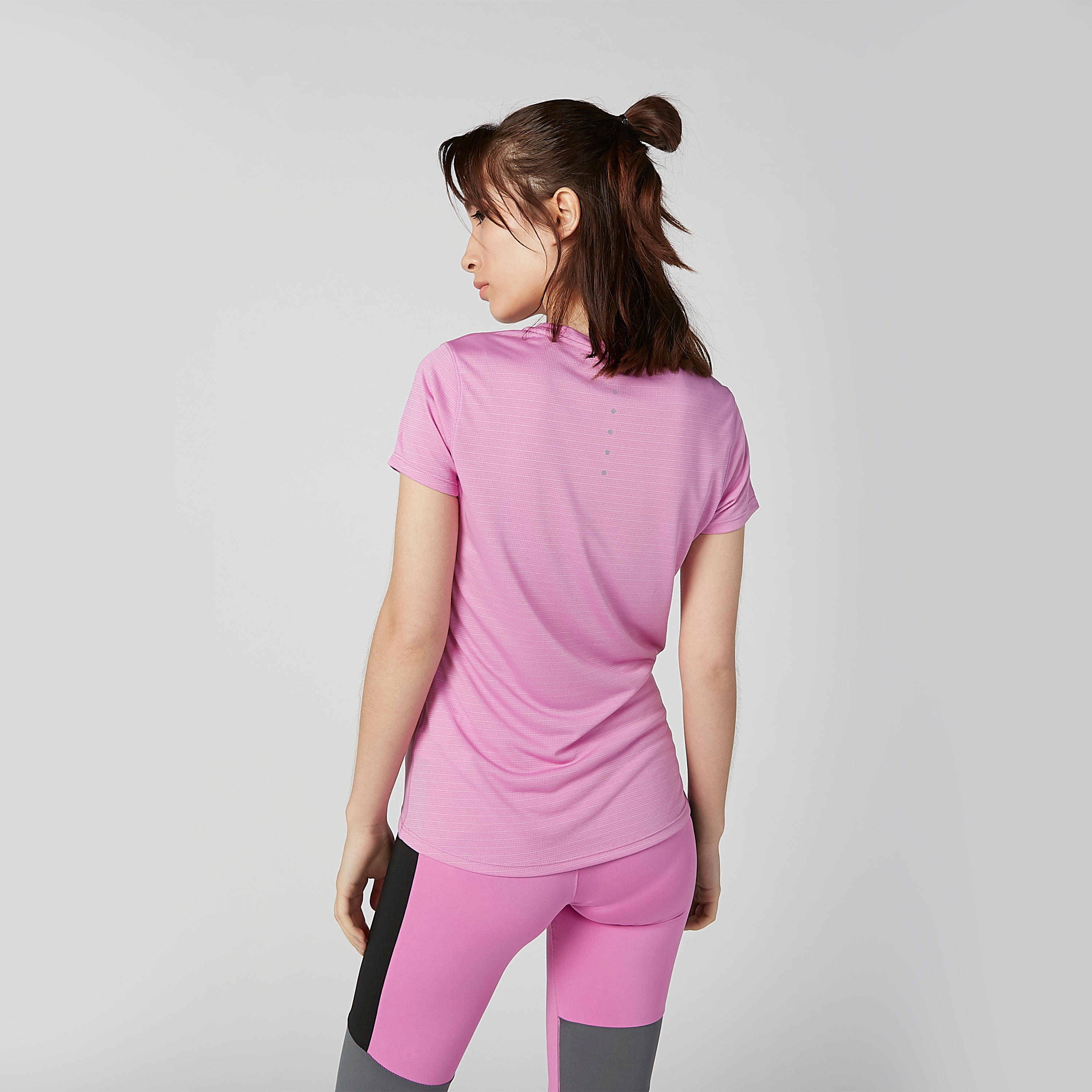 Textured T-shirt with Round Neck and Short Sleeves-women-clothing-sportswearandactivewear-tshirtsandvests-image-4