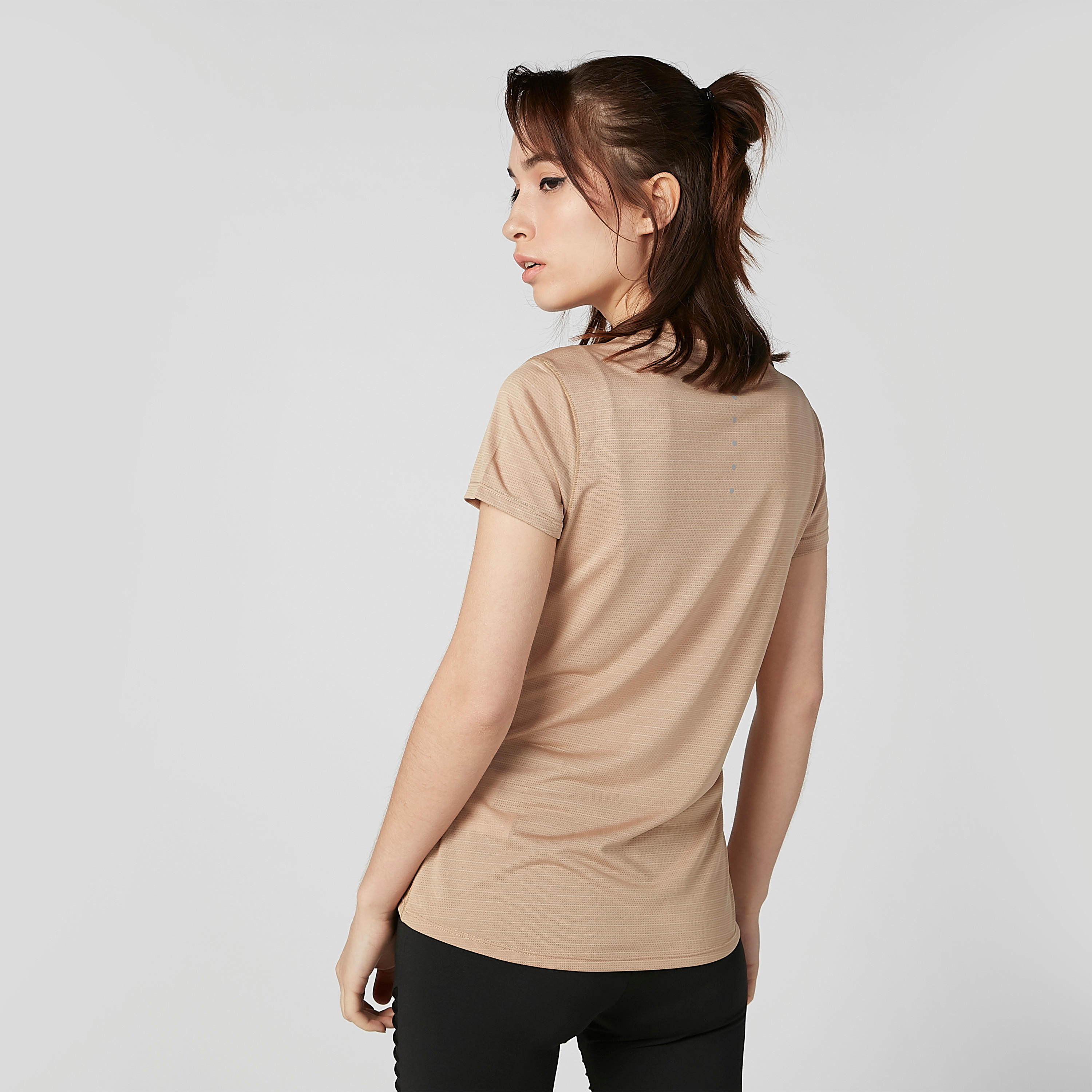 تيشيرت بارز الملمس بياقة مستديرة وأكمام قصيرة-women-clothing-sportswearandactivewear-tshirtsandvests-image-5