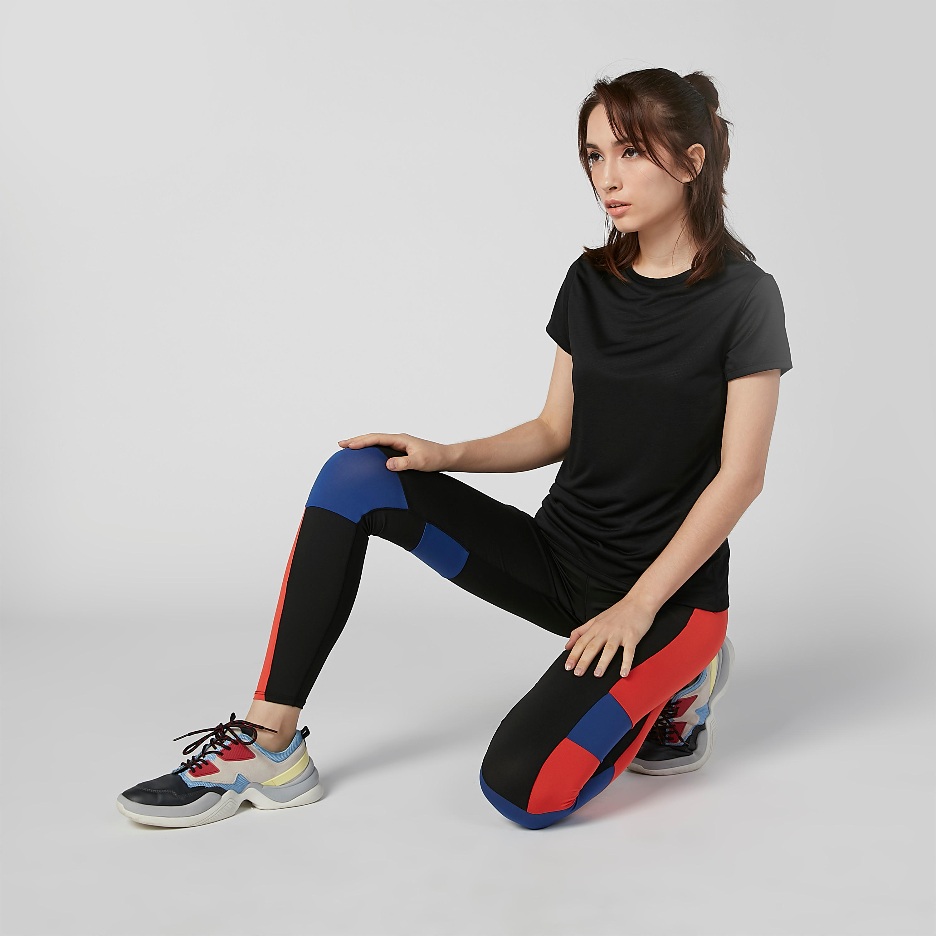 Plain T-shirt with Round Neck and Short Sleeves-women-clothing-sportswearandactivewear-tshirtsandvests-image-7