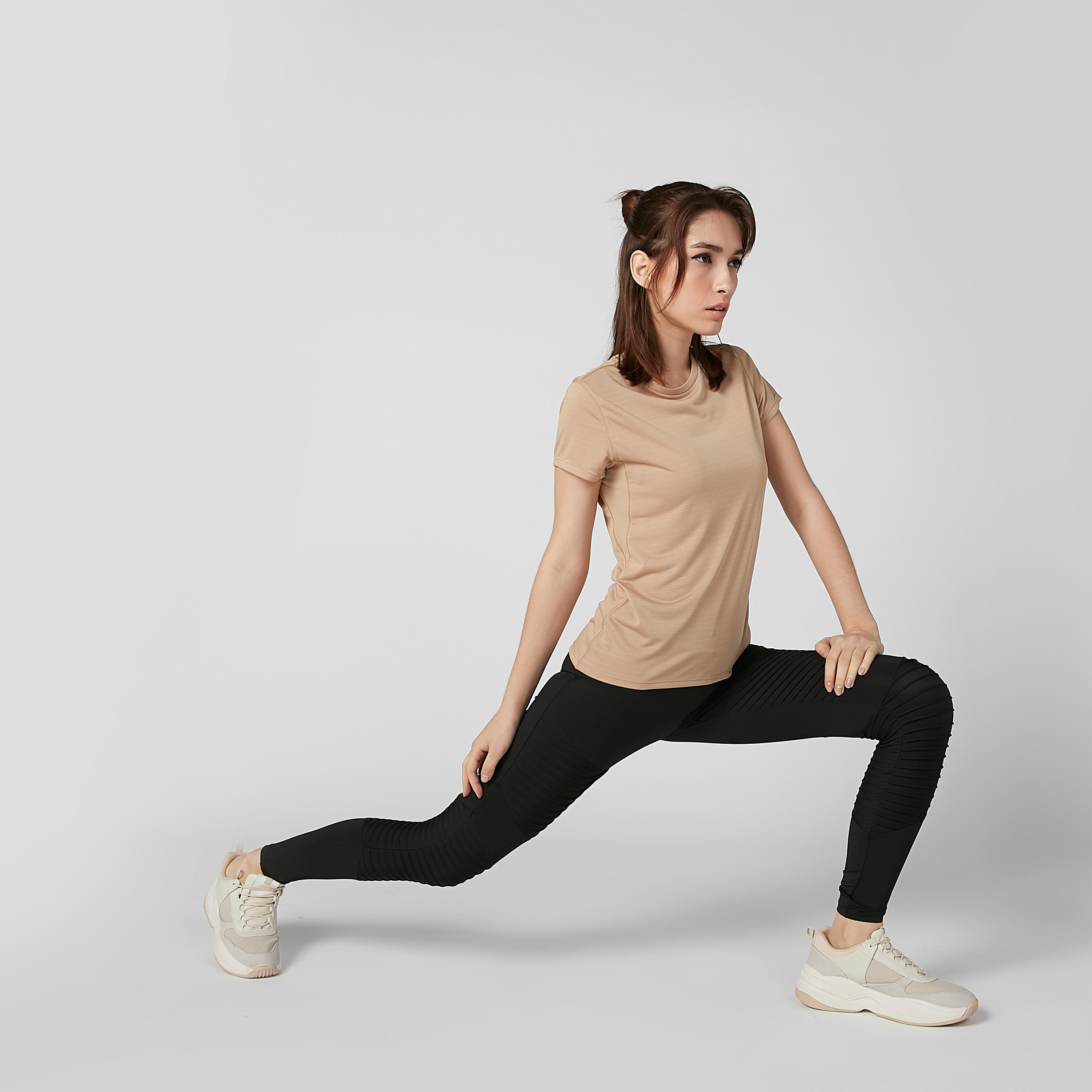 بنطلون ليقنز سادة طويل بخصر مطاطي-women-clothing-sportswearandactivewear-bottoms-image-3