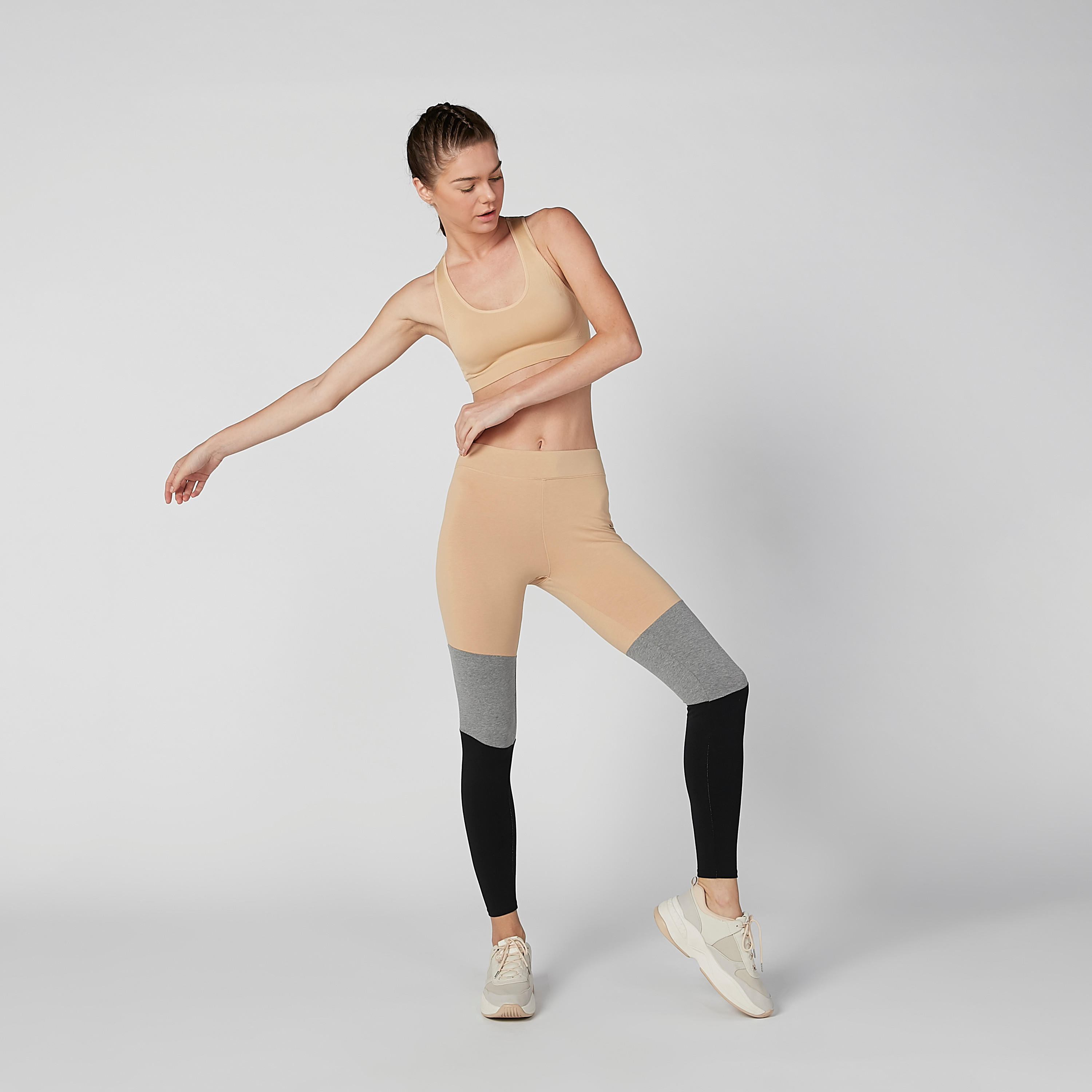 بنطال ليقنز طويل بخصر مطّاطي وطبعات-women-clothing-sportswearandactivewear-bottoms-image-2