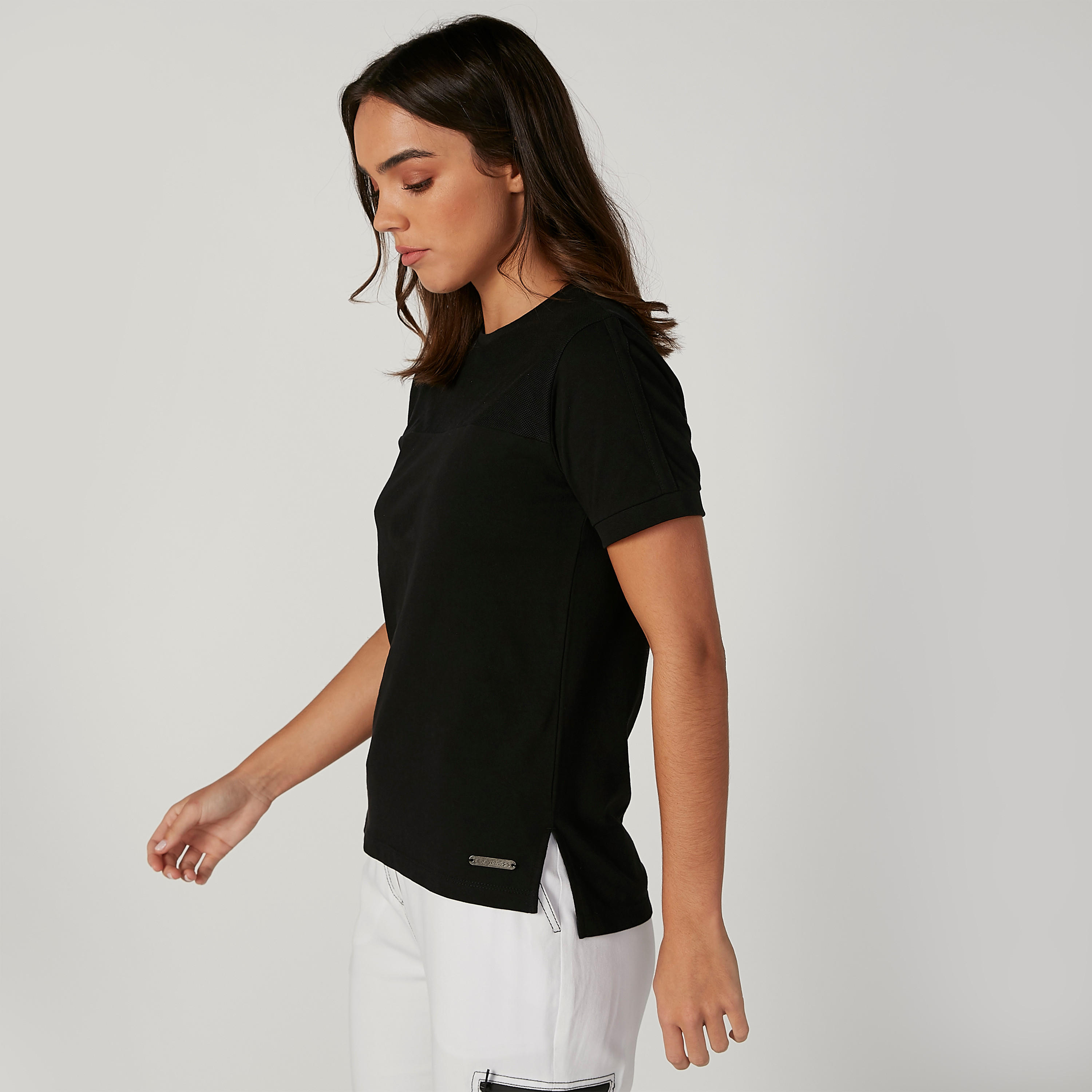 تيشيرت مستدام بياقة مستديرة وأكمام قصيرة وطبعات-women-clothing-sportswearandactivewear-tshirtsandvests-image-3
