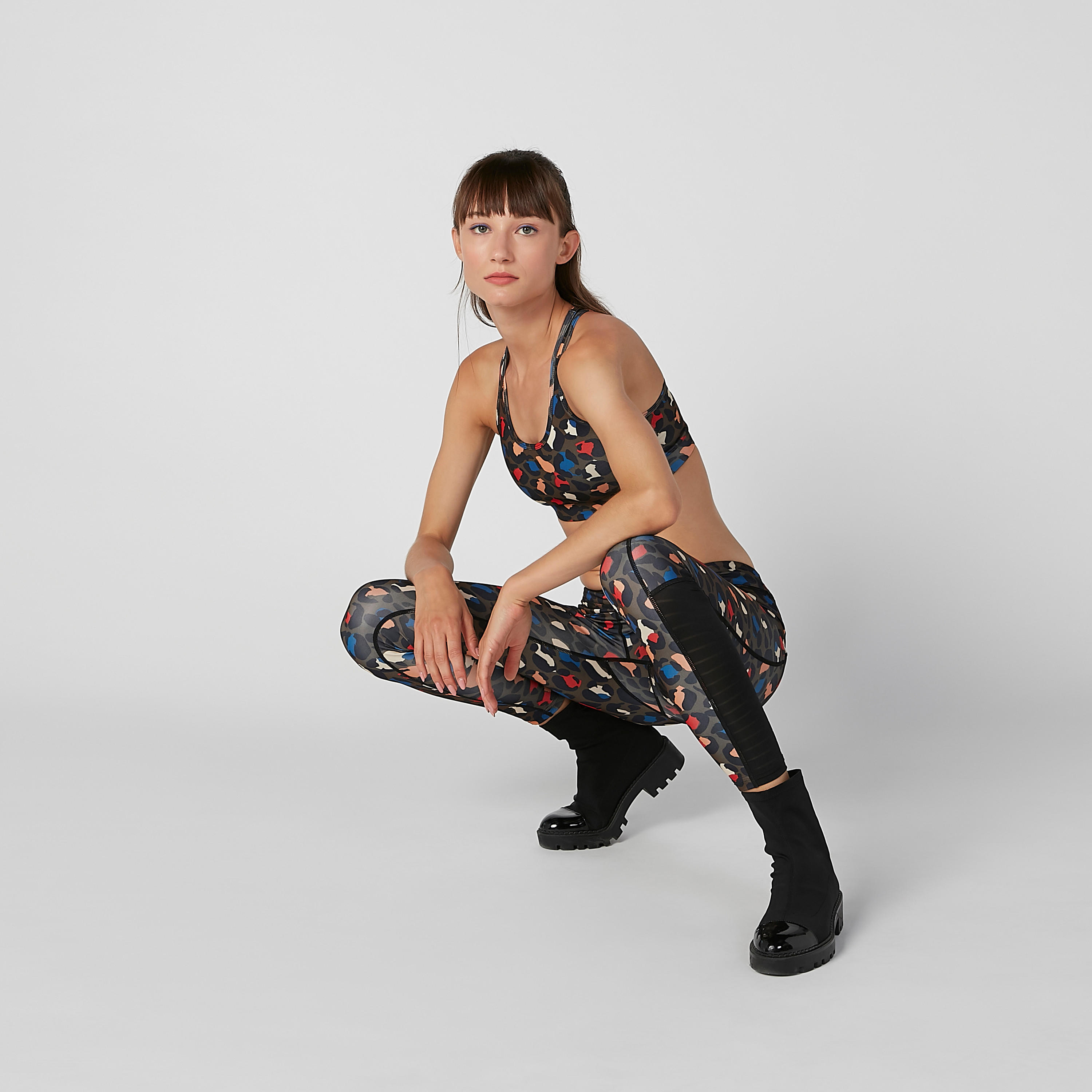 صدرية رياضية مستدامة بظهر ريسر وطبعات-sports-women-clothing-sportsbras-image-4