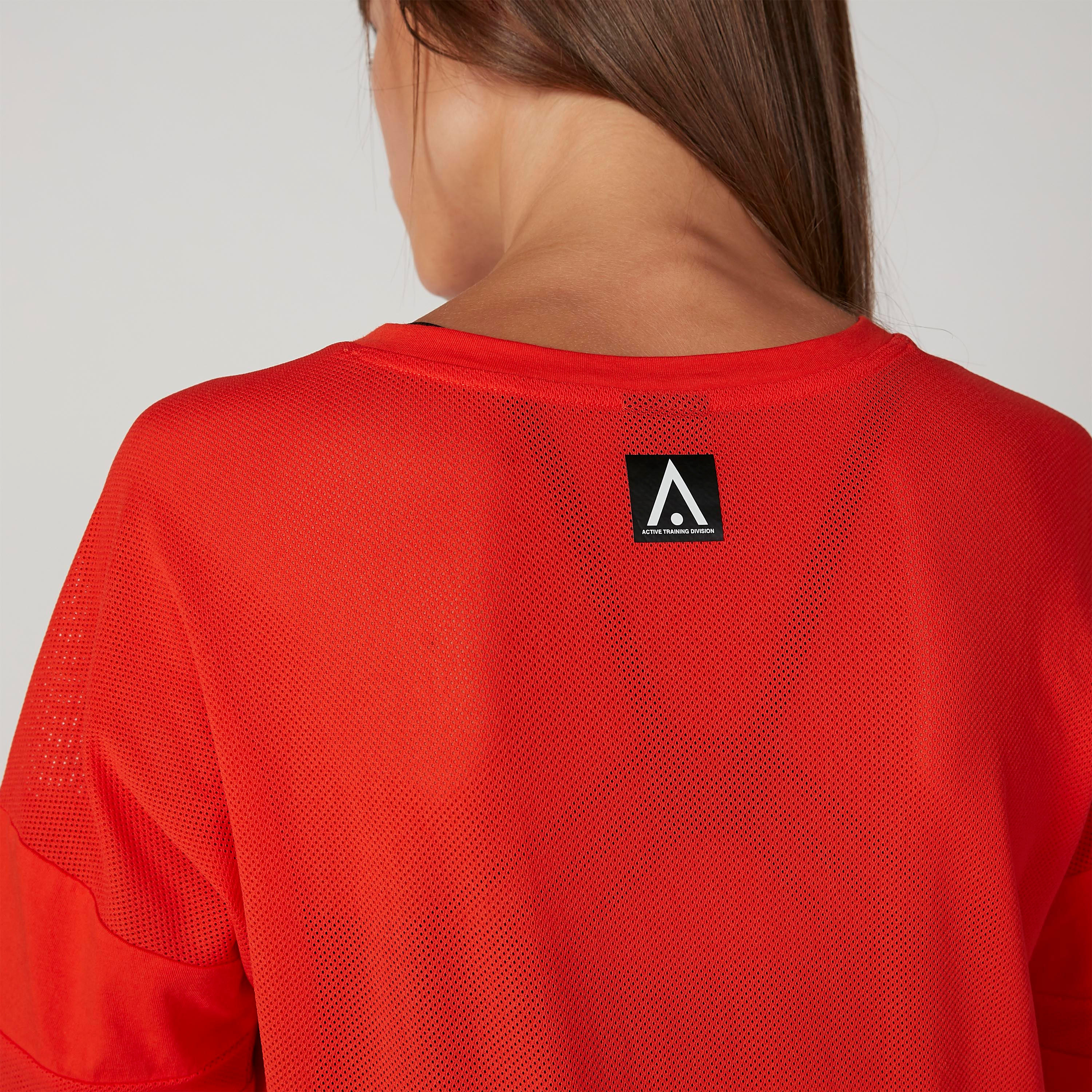 تيشيرت بياقة V وأكمام قصيرة وطبعات-women-clothing-sportswearandactivewear-tshirtsandvests-image-1
