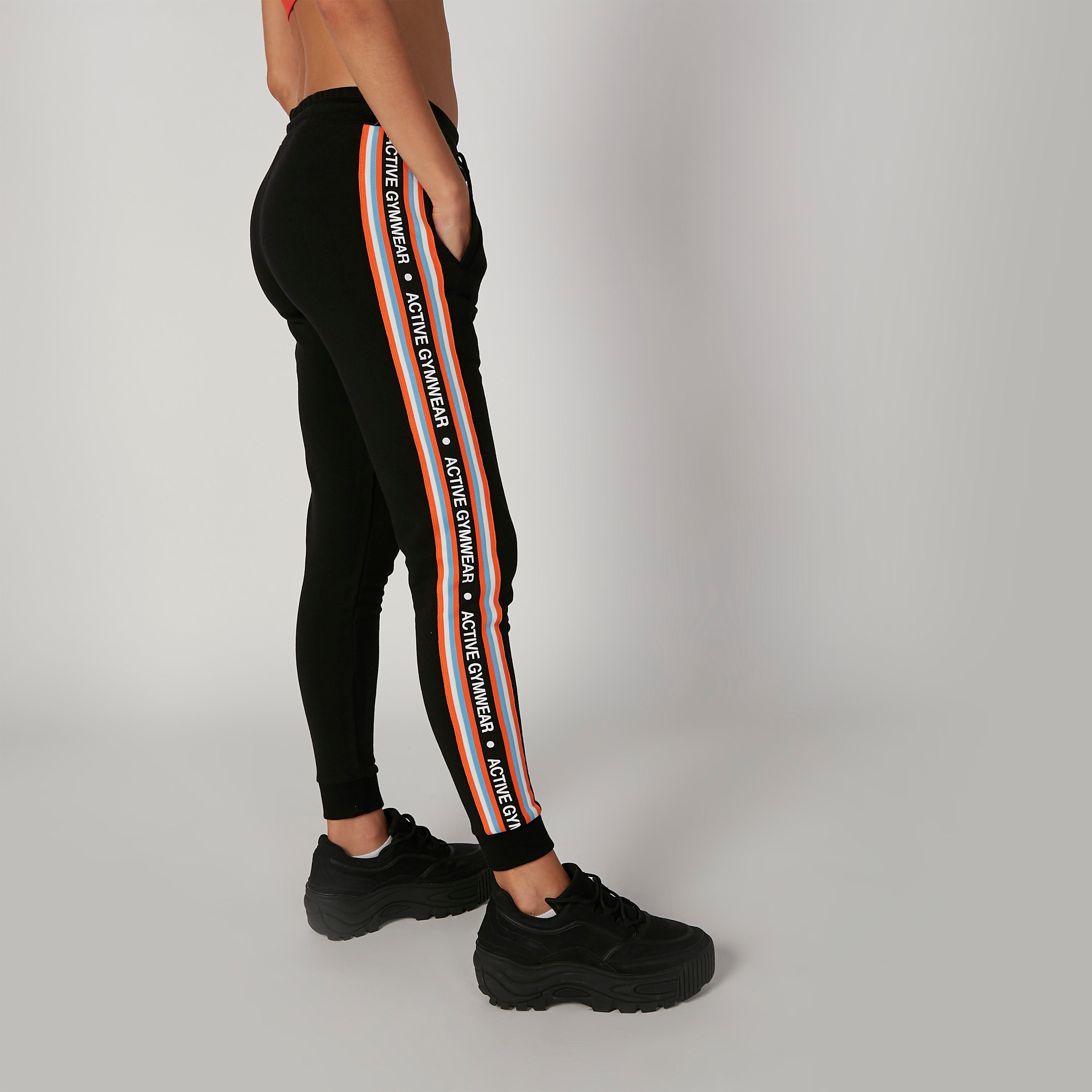 بنطلون رياضي بخصر مطّاطي وشريطة وطبعات-women-clothing-sportswearandactivewear-bottoms-image-1