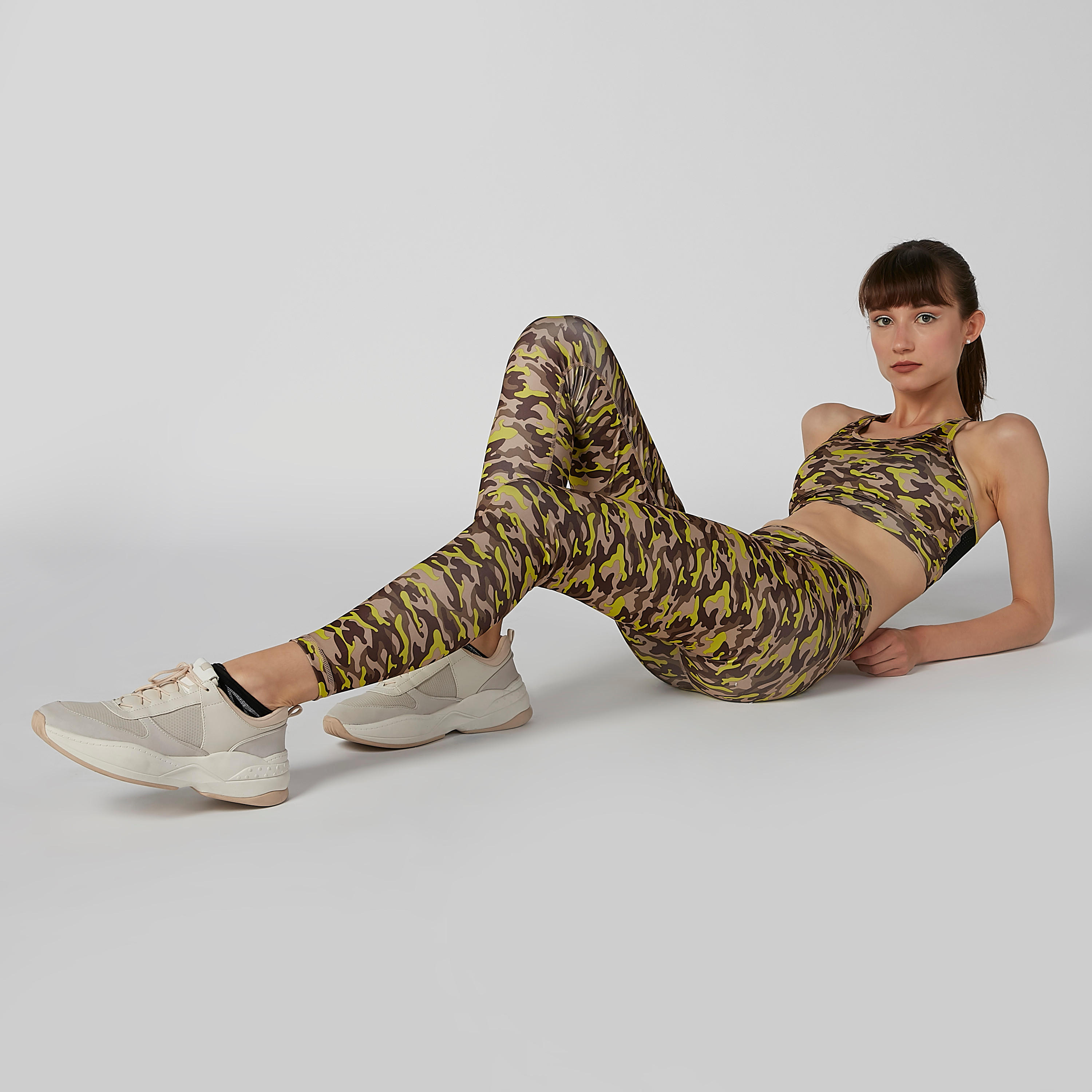 بنطلون مستدام ليقنز بخصر مطّاطي وطبعات -women-clothing-sportswearandactivewear-bottoms-image-2