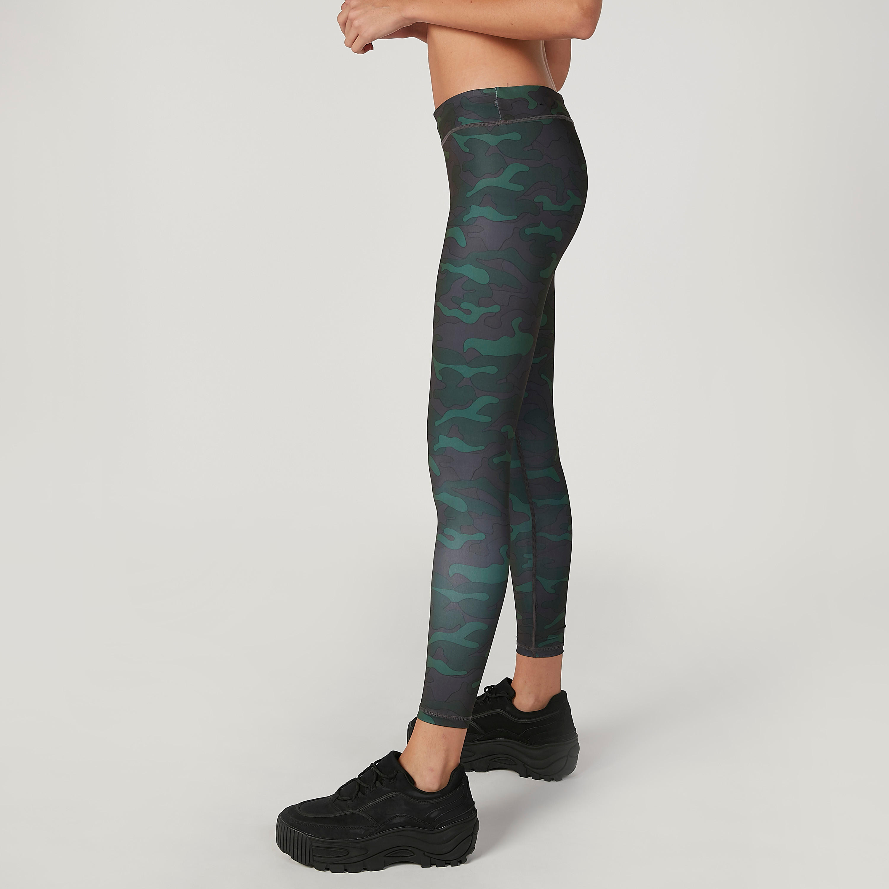 بنطلون ليقنز بخصر مطّاطي وطبعات-women-clothing-sportswearandactivewear-bottoms-image-2