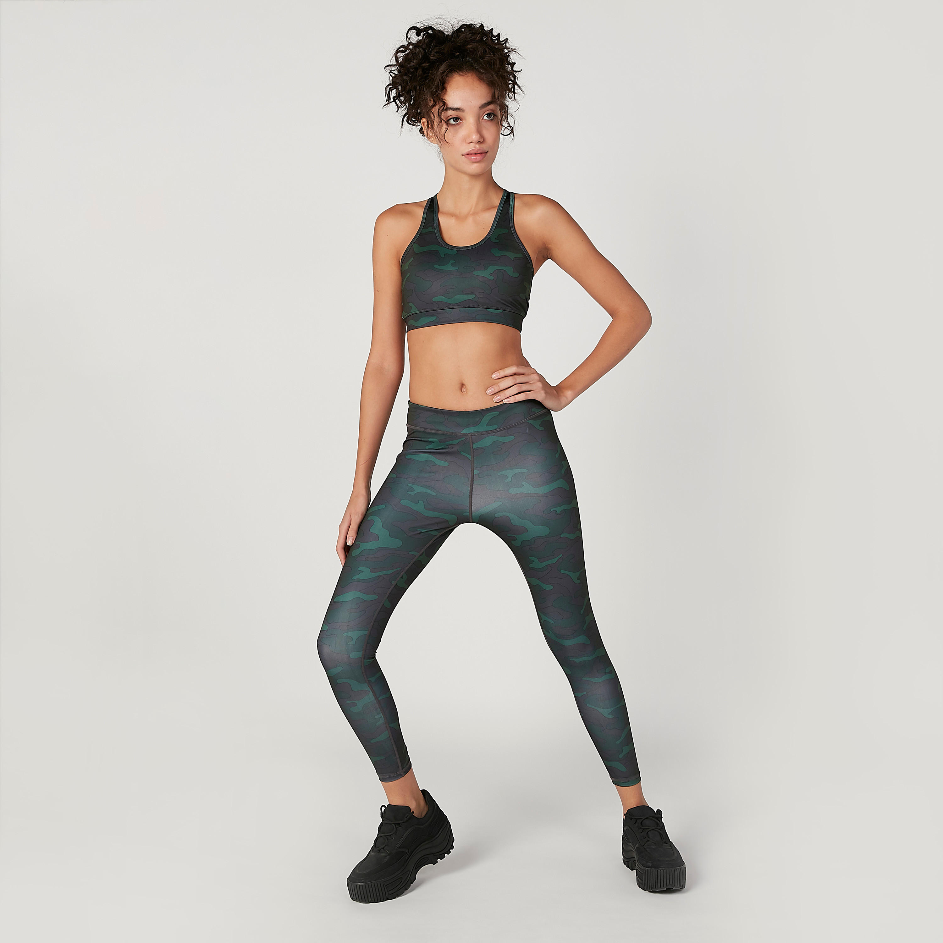 بنطلون ليقنز بخصر مطّاطي وطبعات-women-clothing-sportswearandactivewear-bottoms-image-1