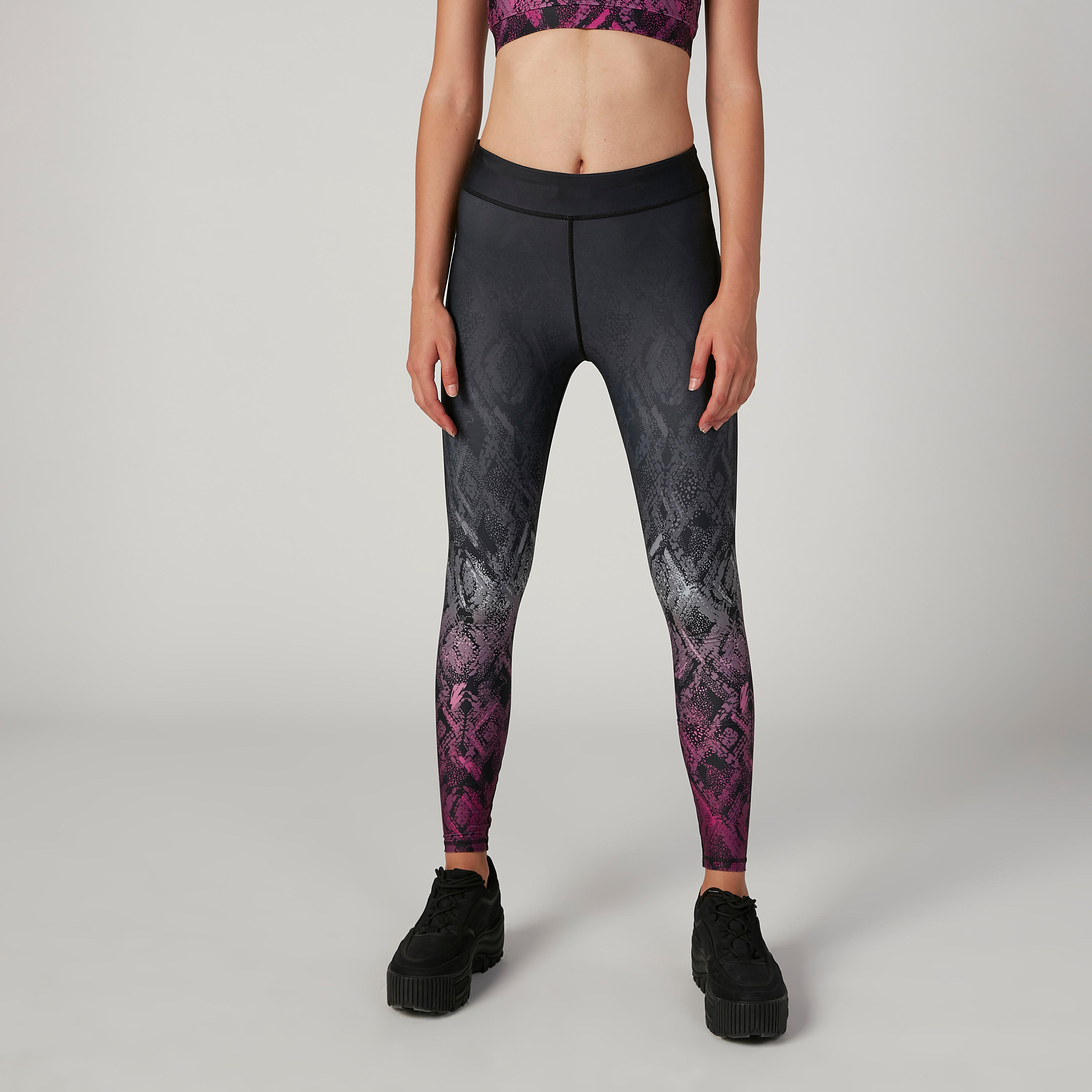 بنطلون ليقنز بخصر مطاطي وطبعات-women-clothing-sportswearandactivewear-bottoms-image-1
