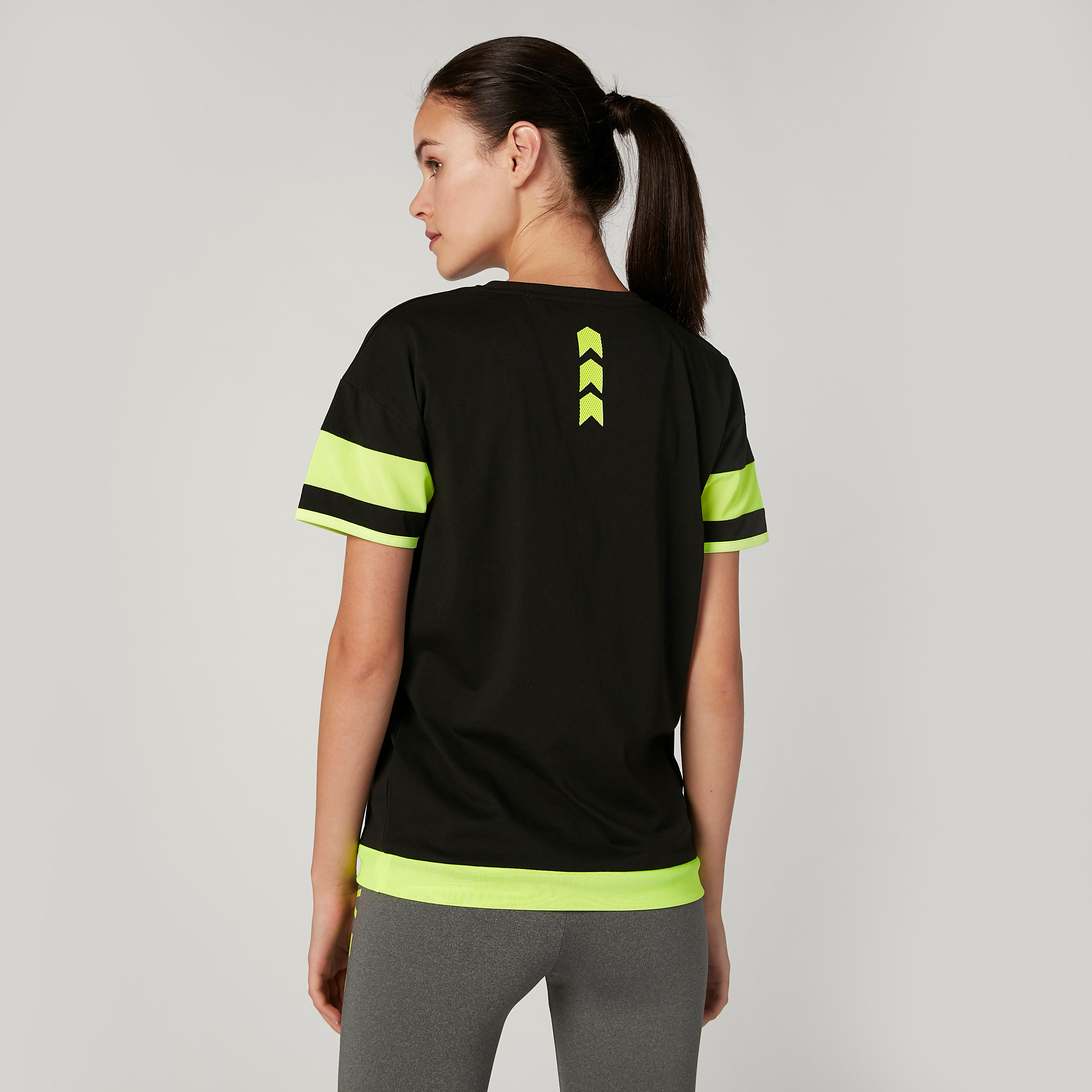 تيشيرت مستدام بياقة مستديرة وأكمام قصيرة وطبعات -women-clothing-sportswearandactivewear-tshirtsandvests-image-3