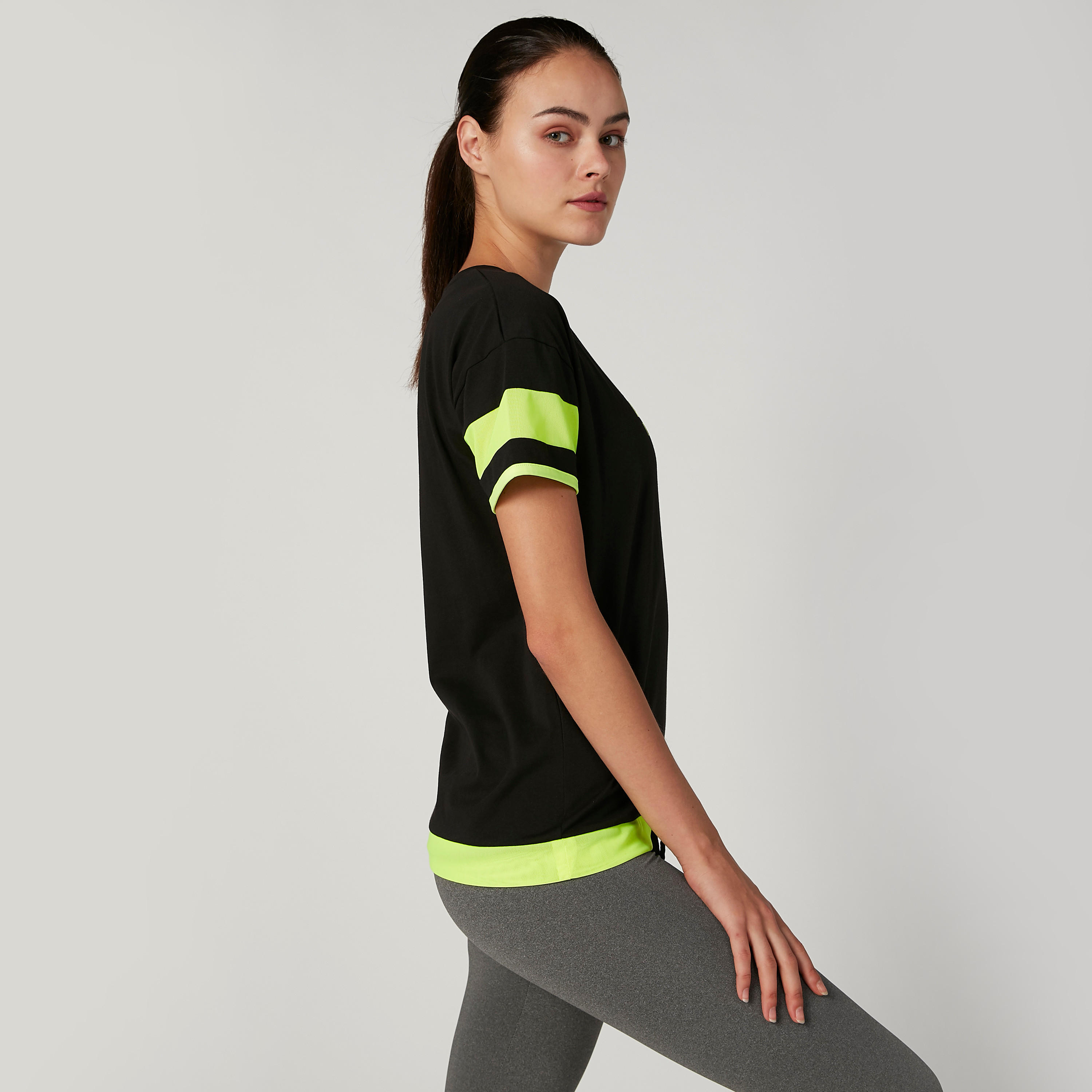 تيشيرت مستدام بياقة مستديرة وأكمام قصيرة وطبعات -women-clothing-sportswearandactivewear-tshirtsandvests-image-2