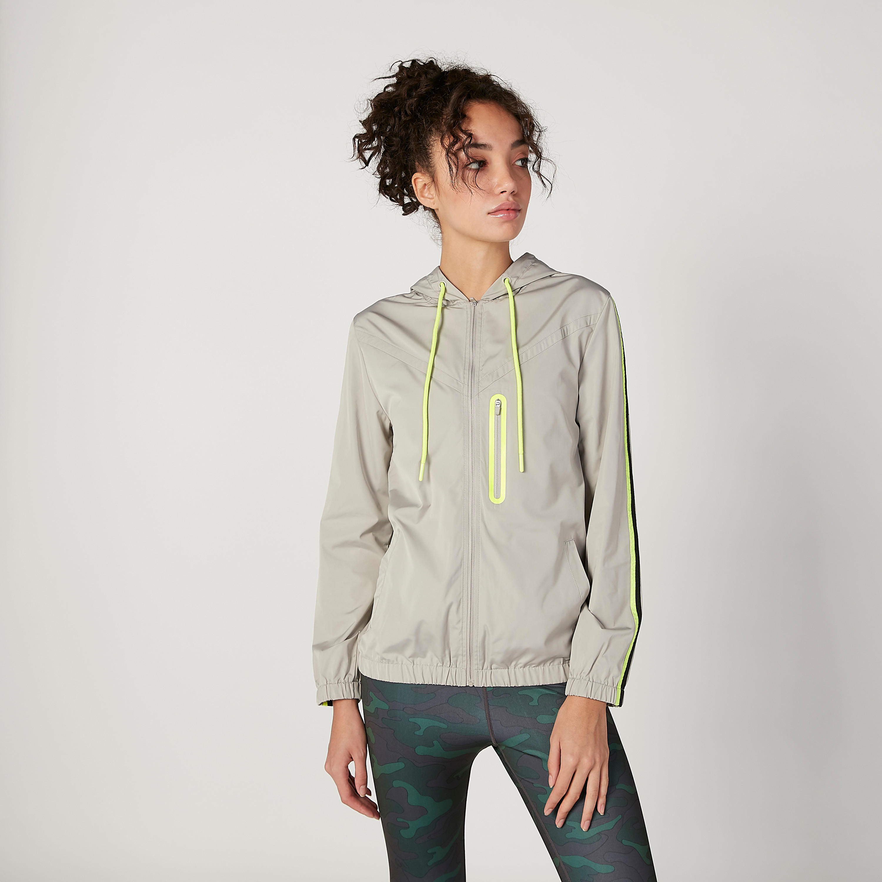 جاكيت بقبعة وأكمام طويلة وطبعات-women-clothing-sportswearandactivewear-coatsandjackets-jackets-image-5
