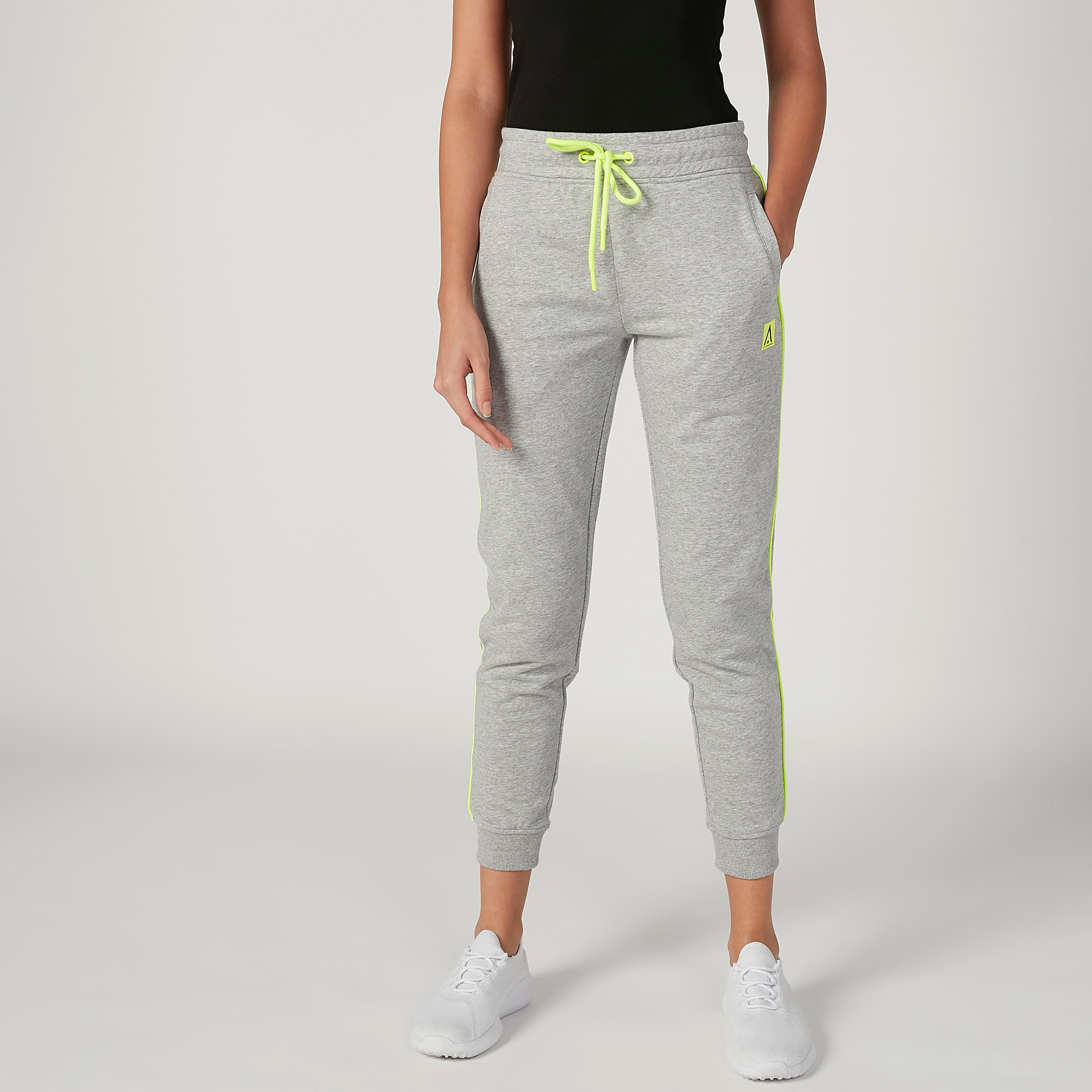 بنطلون رياضي مستدام سادة بخصر مطّاطي وجيوب-women-clothing-sportswearandactivewear-bottoms-image-5