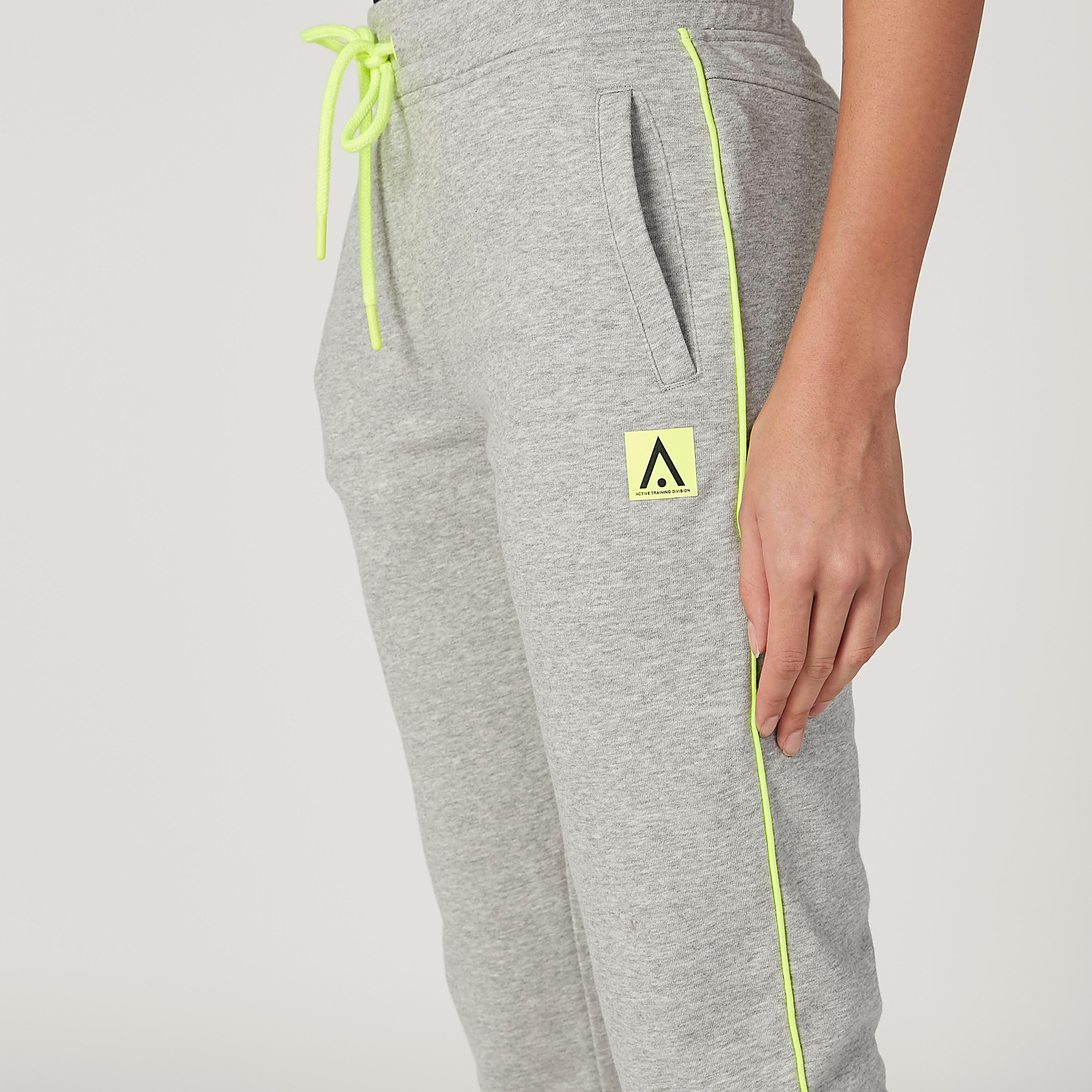 بنطلون رياضي مستدام سادة بخصر مطّاطي وجيوب-women-clothing-sportswearandactivewear-bottoms-image-4