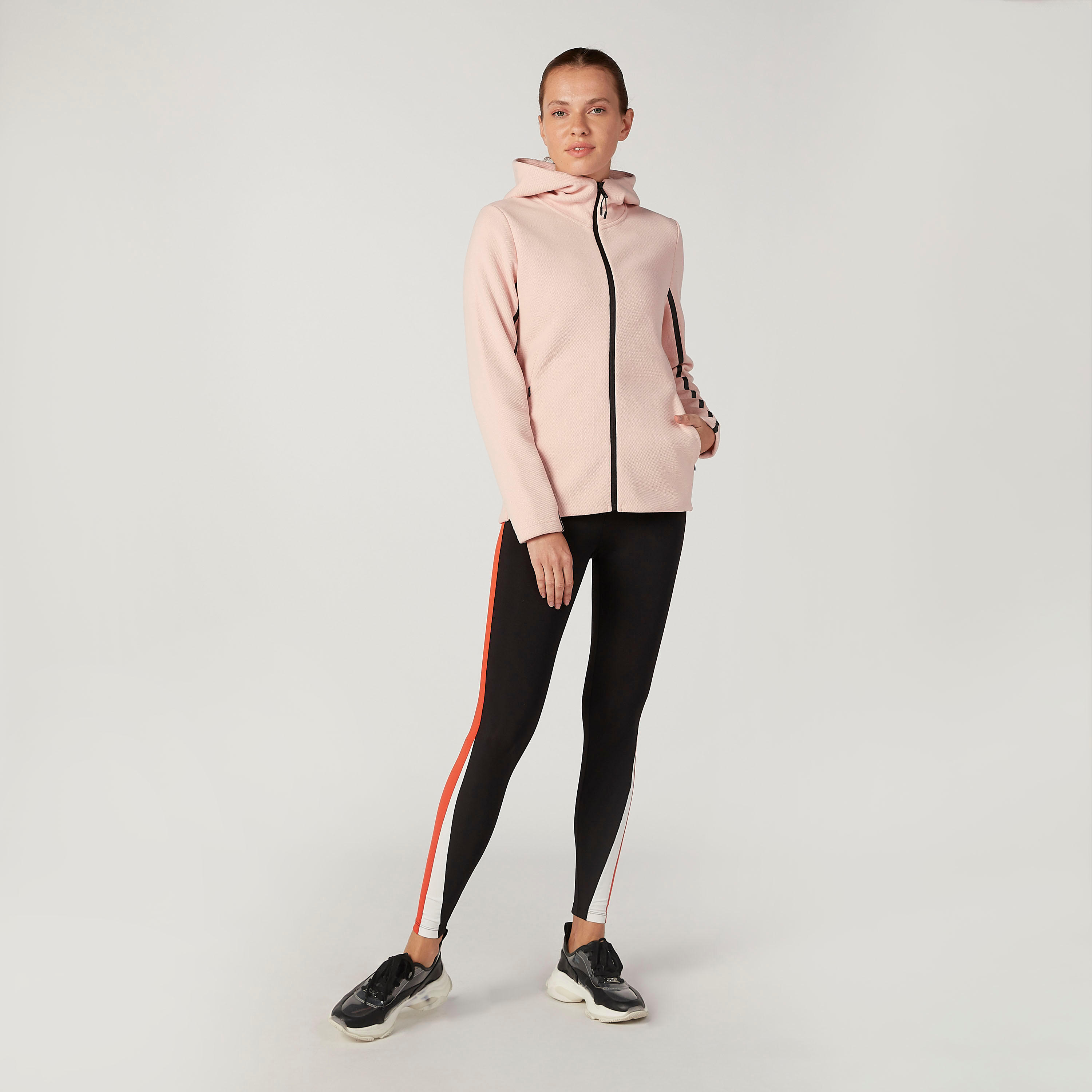 جاكيت مستدام سادة بأكمام طويلة وتفاصيل جيوب وقبعة -women-clothing-sportswearandactivewear-coatsandjackets-jackets-image-2