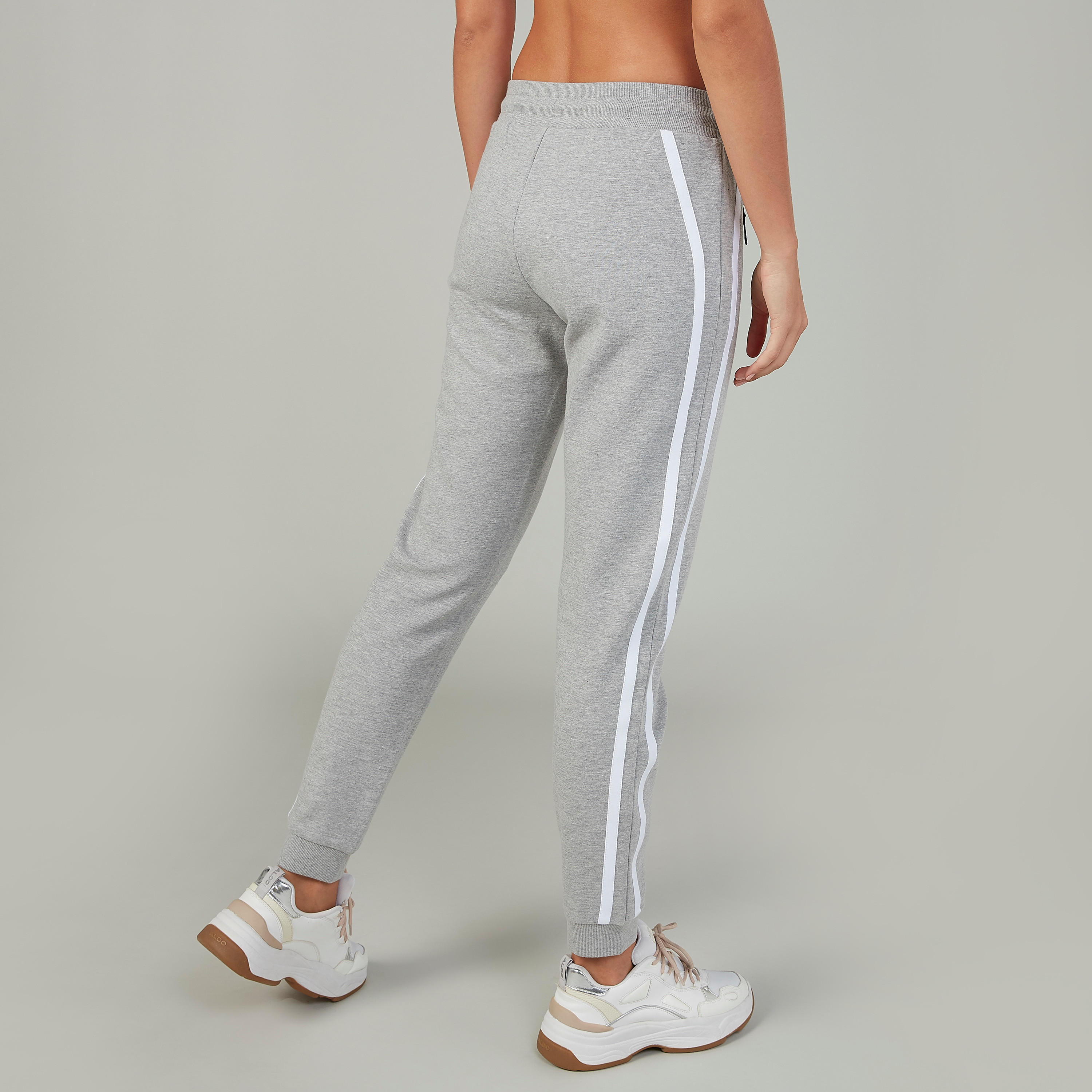 بنطال رياضي مستدام سادة برباط وجيوب -women-clothing-sportswearandactivewear-bottoms-image-4