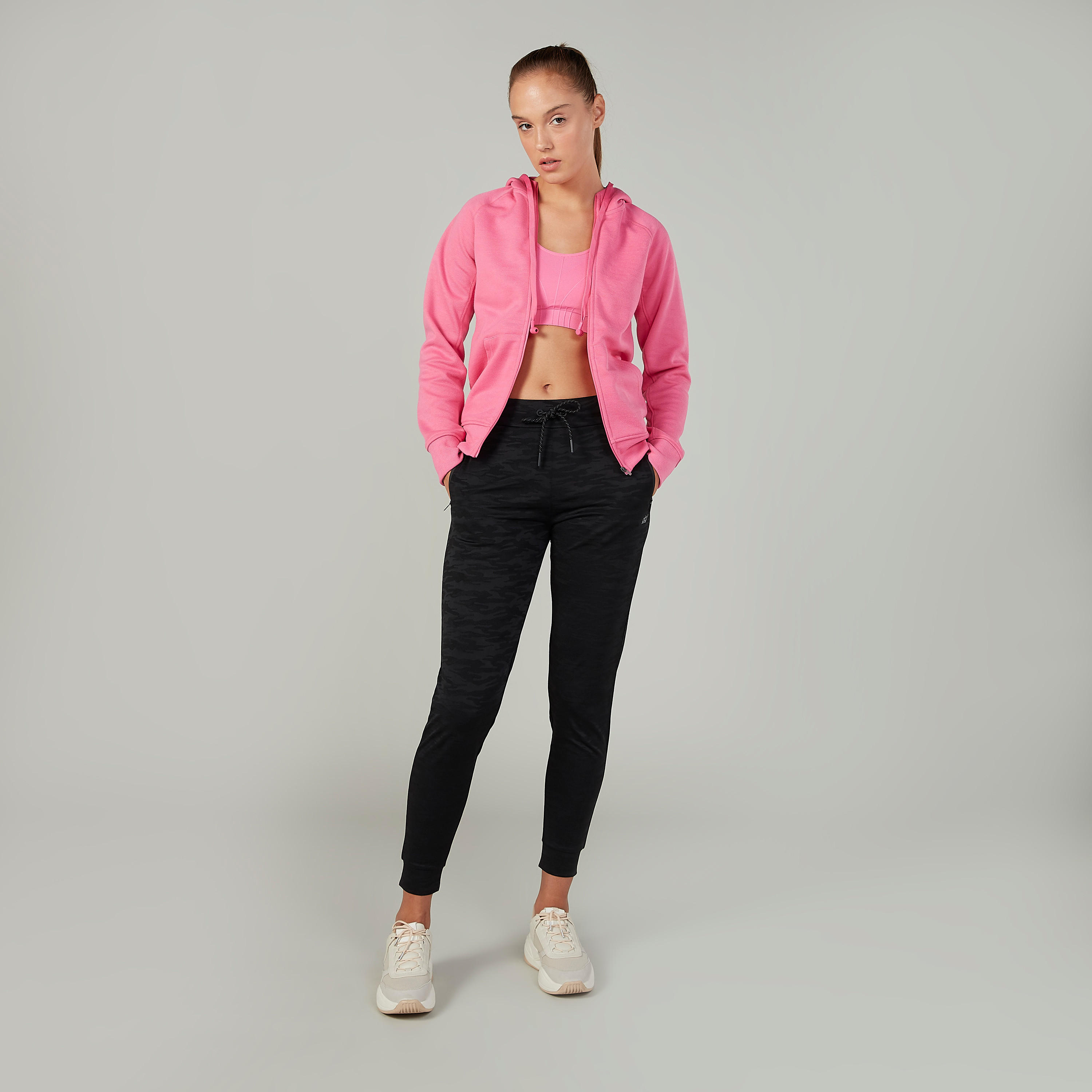 جاكيت سادة بقبعة وأكمام طويلة-women-clothing-sportswearandactivewear-coatsandjackets-jackets-image-5