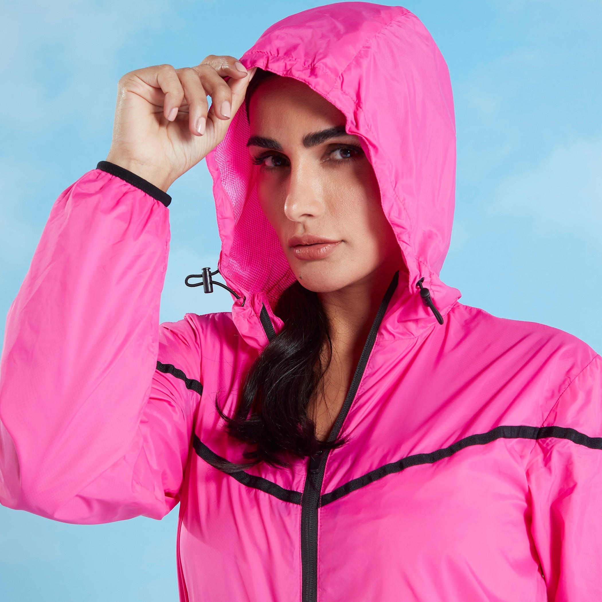 جاكيت سادة بقبعة وأكمام طويلة-women-clothing-sportswearandactivewear-coatsandjackets-jackets-image-4