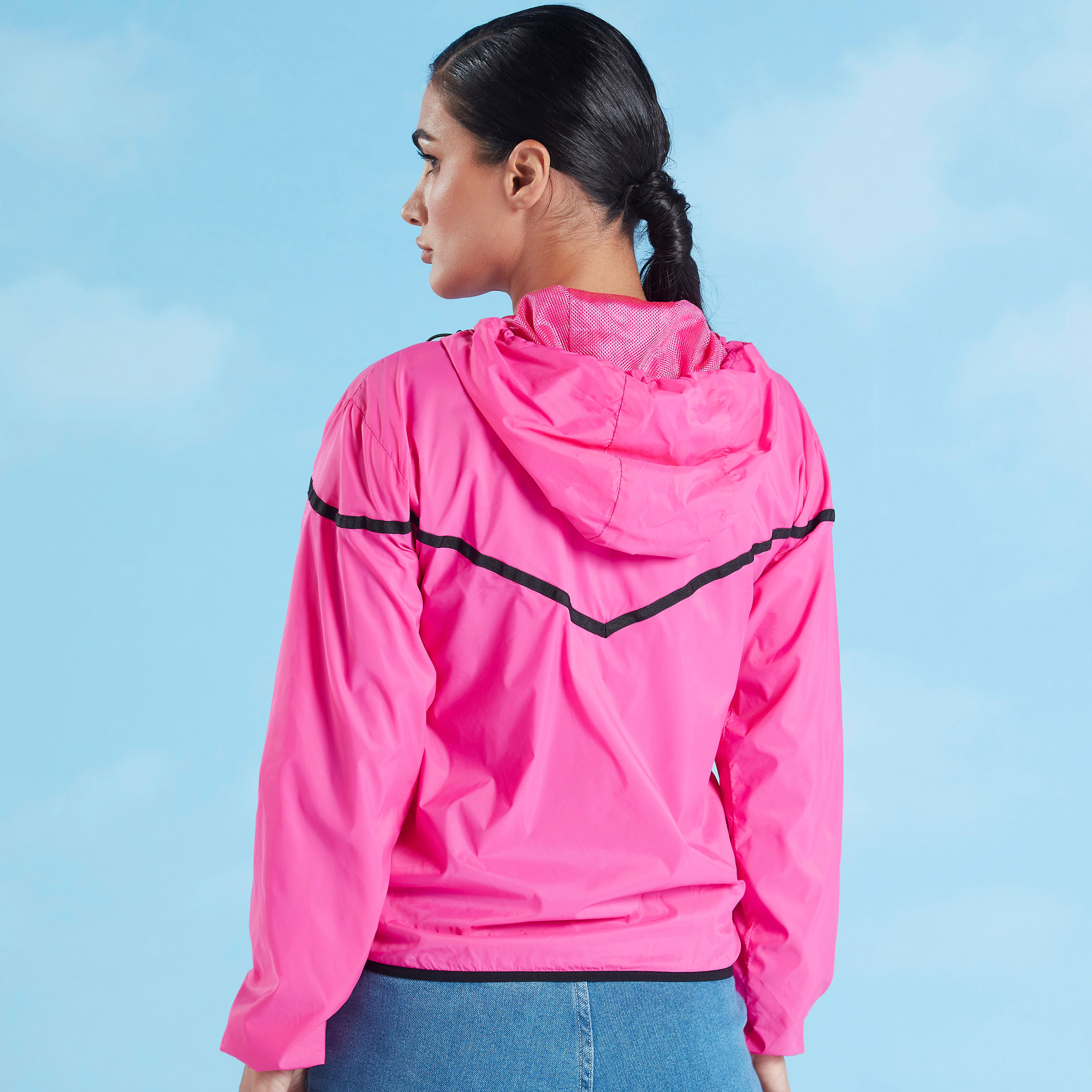 جاكيت سادة بقبعة وأكمام طويلة-women-clothing-sportswearandactivewear-coatsandjackets-jackets-image-5