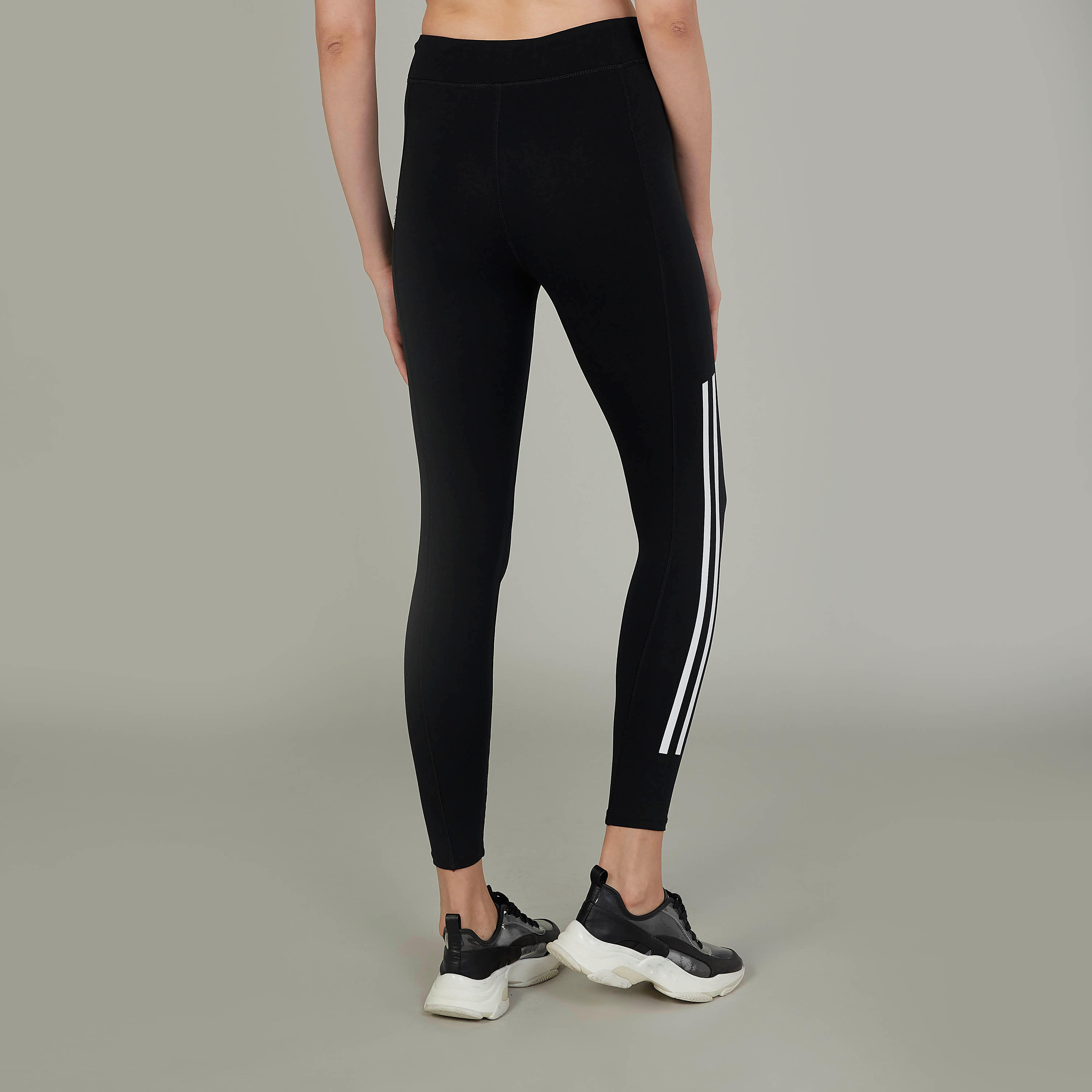 بنطلون ليقنز سادة بخصر مطّاطي-women-clothing-bottoms-leggings-image-4