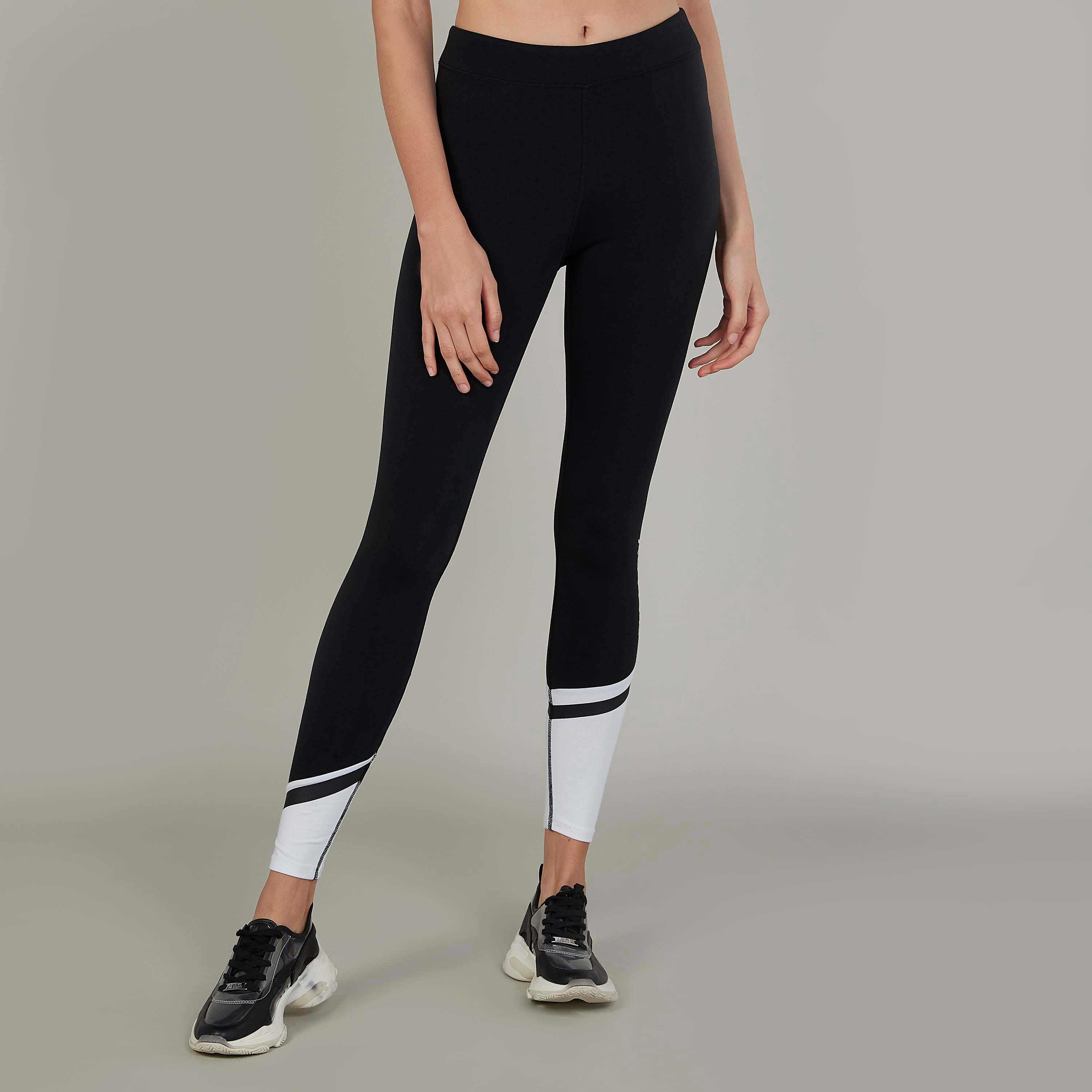 بنطلون ليقنز بخصر مطّاطي وطبعات-women-clothing-bottoms-leggings-image-1