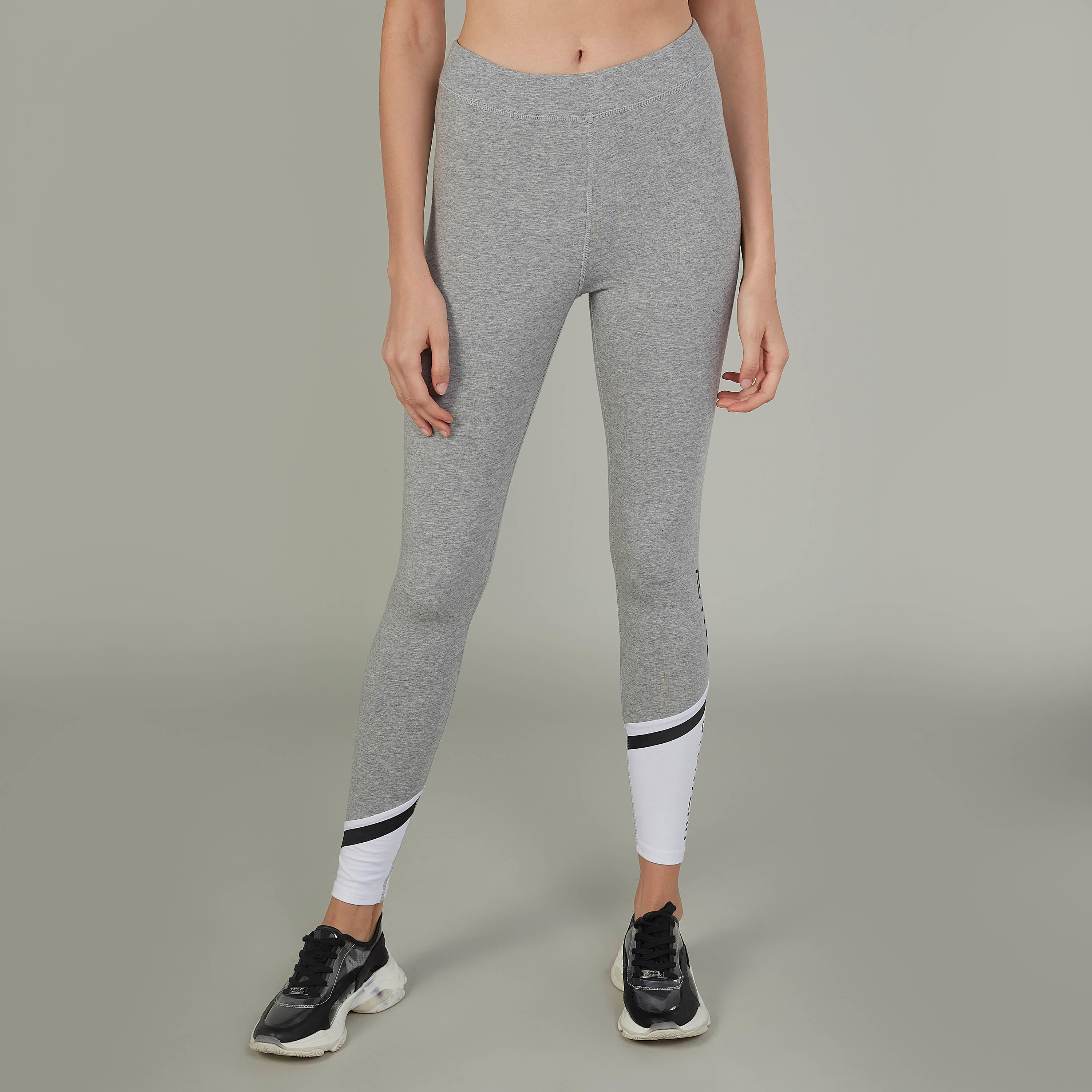 بنطلون ليقنز بخصر مطّاطي وطبعات-women-clothing-bottoms-leggings-image-1