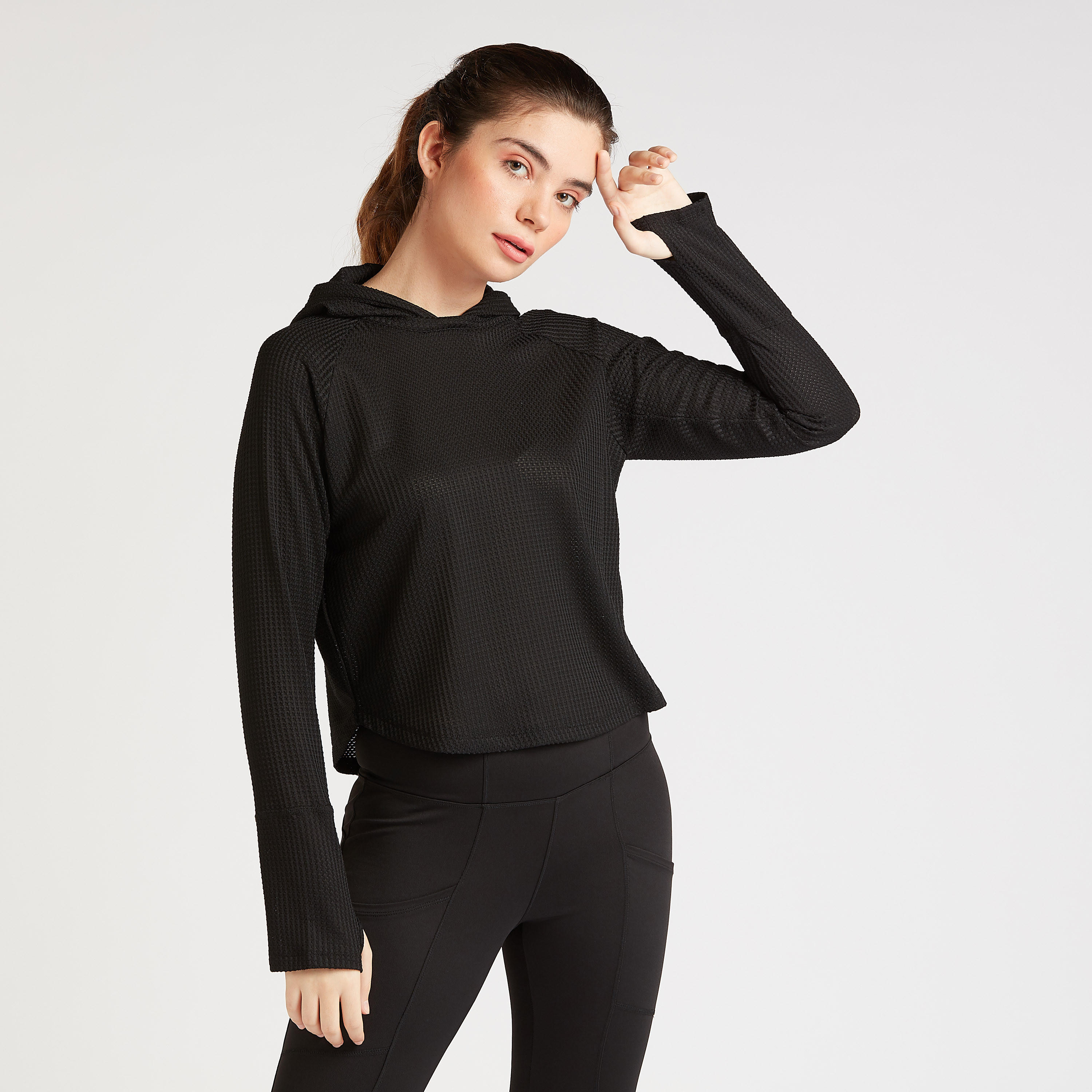 هودي بارز الملمس بأكمام مغايرة وفتحة إصبع-women-clothing-sportswearandactivewear-hoodiesandsweatshirts-image-1