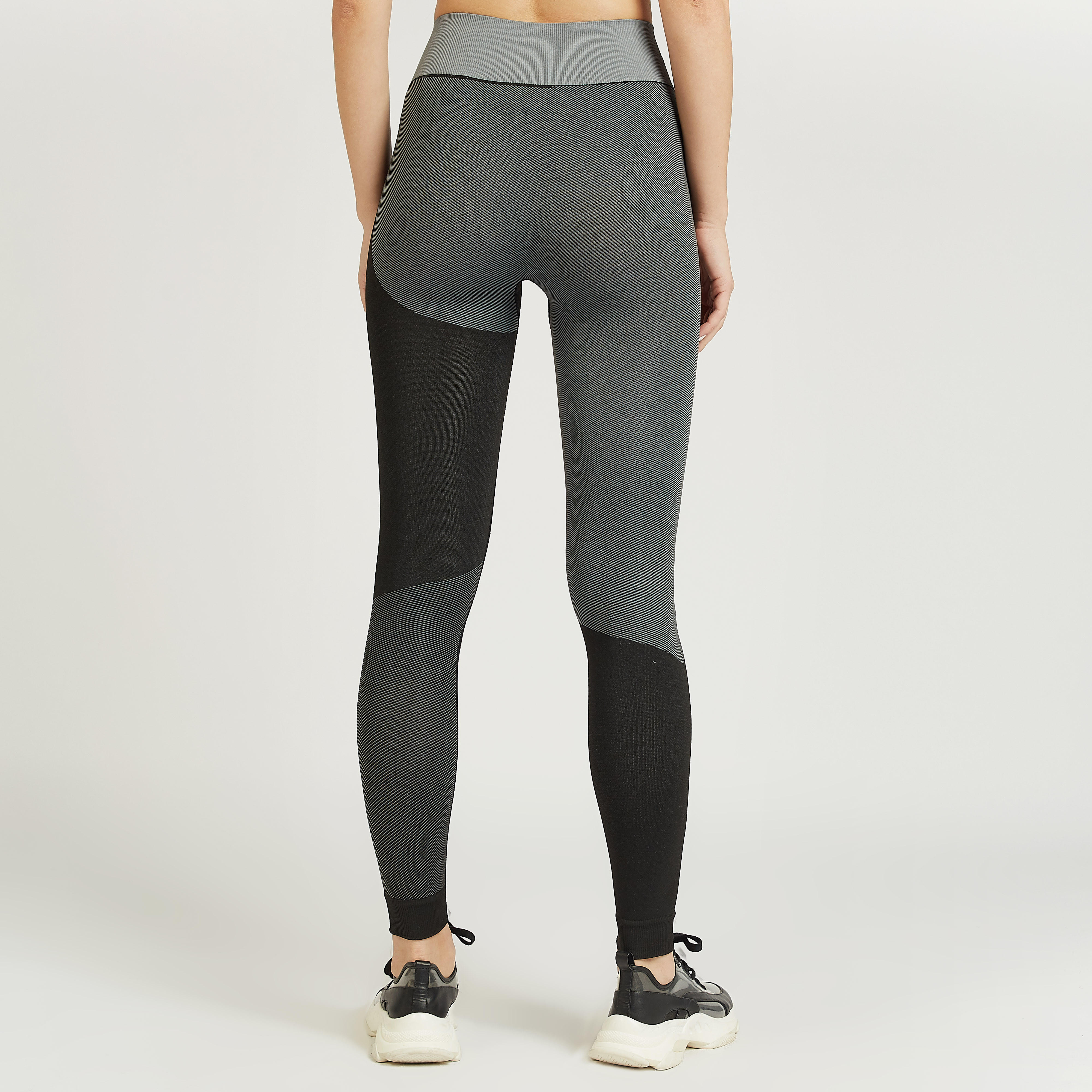 بنطلون ليقنز بنمط كتل الألوان بخصر مطاطي-women-clothing-sportswearandactivewear-bottoms-image-4