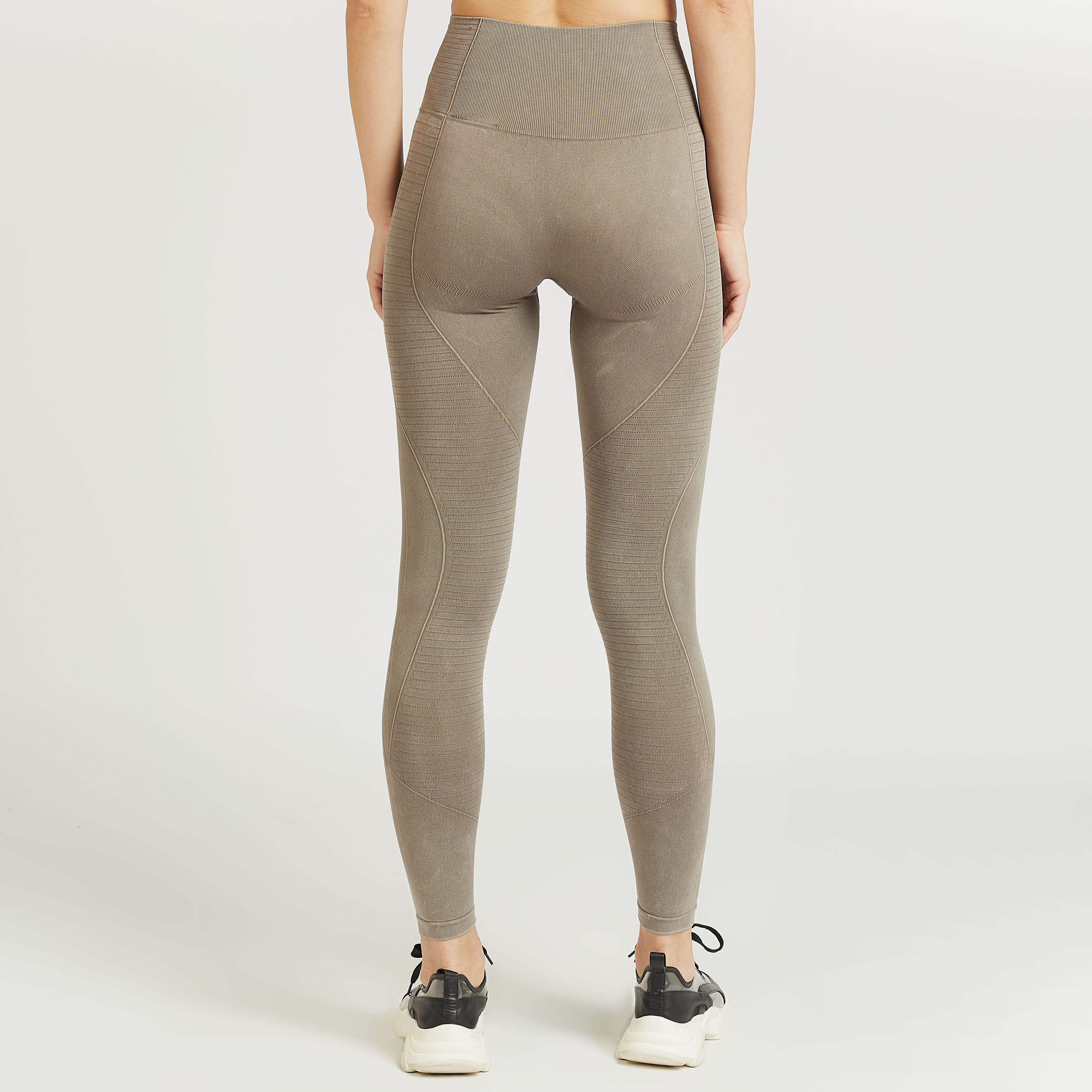بنطلون ليقنز سادة بخصر مطّاطي-women-clothing-sportswearandactivewear-bottoms-image-1