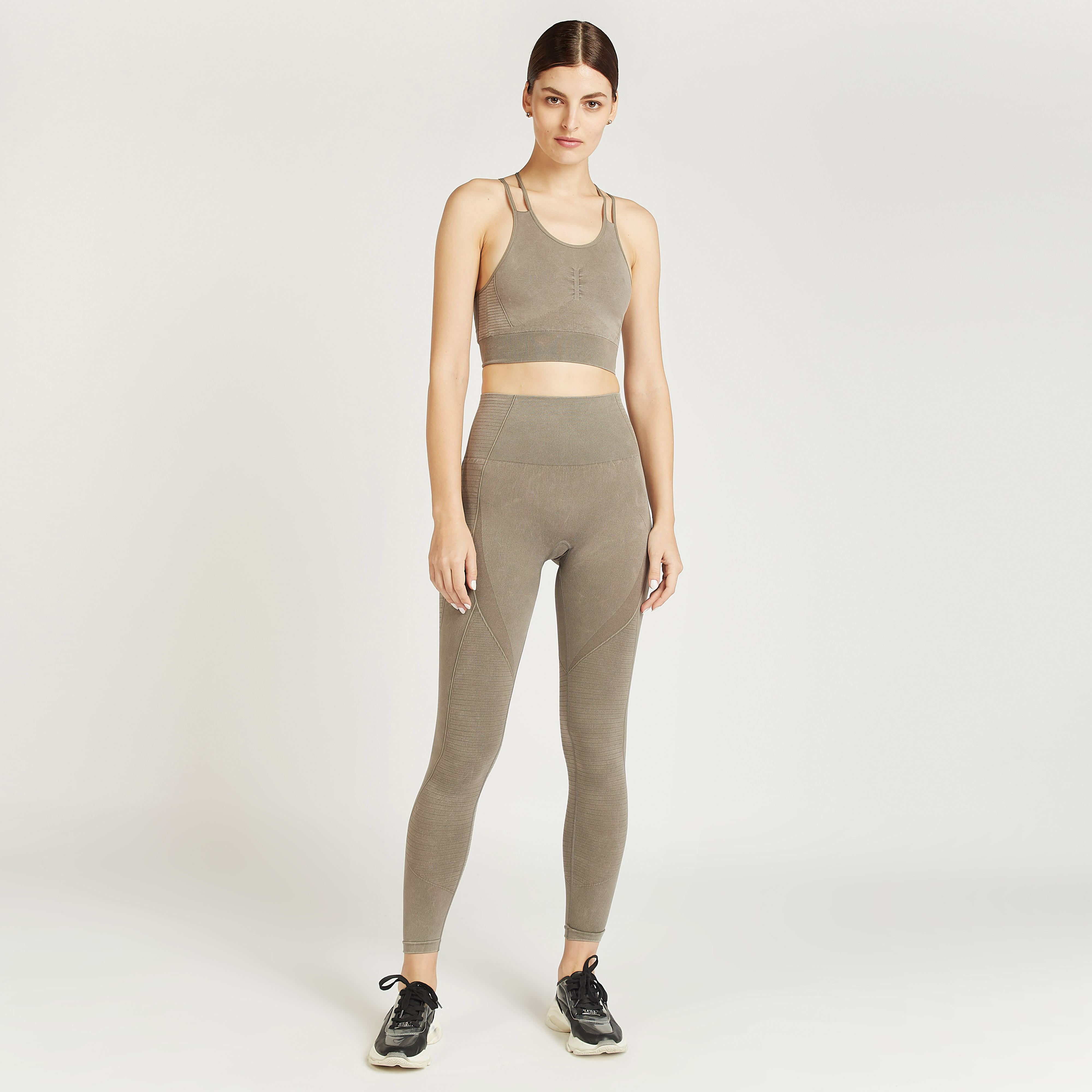 صدريّة رياضيّة بارزة الملمس بياقة عميقة وحمّالات-sports-women-clothing-sportsbras-image-3