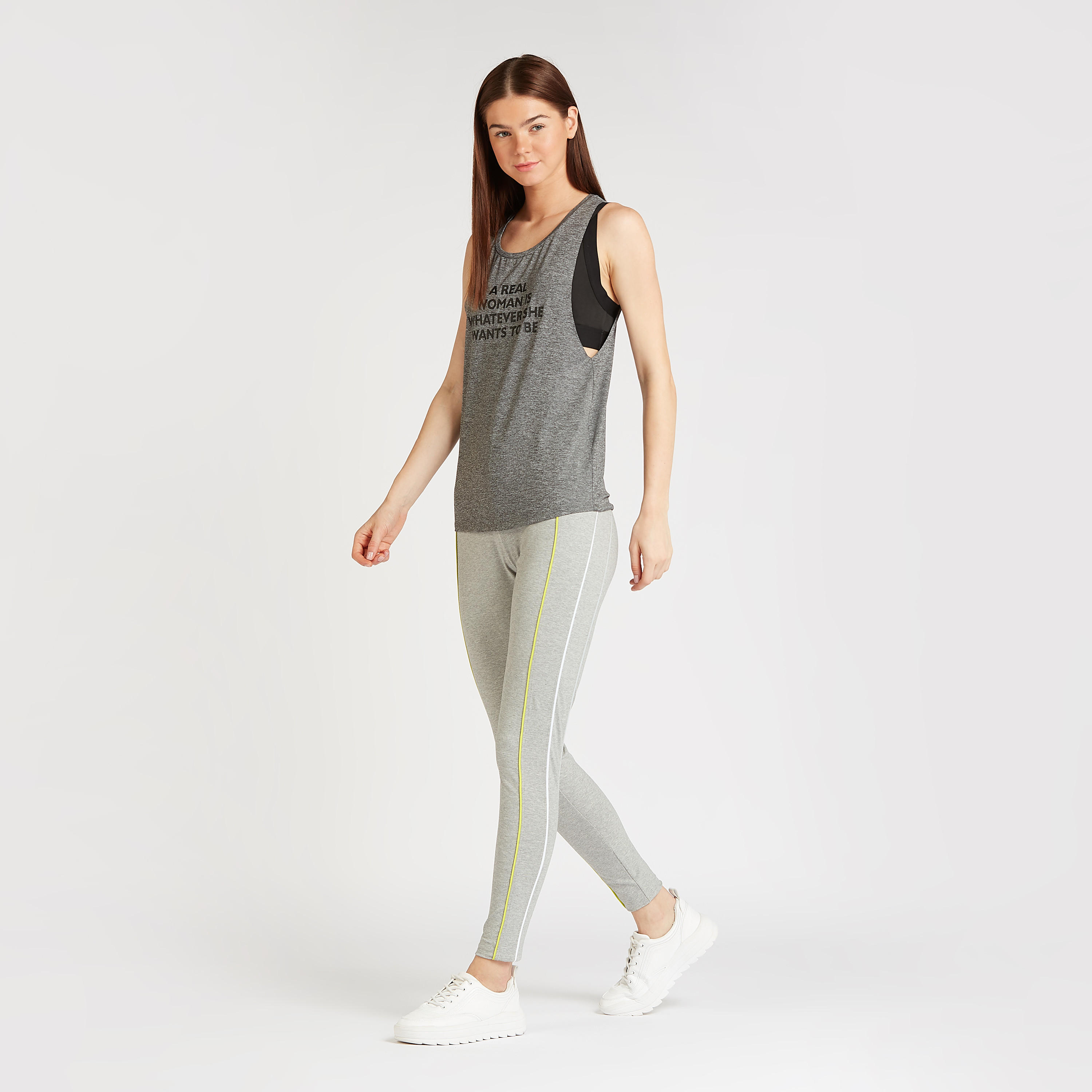 فيست دون أكمام بياقة عميقة وطبعات-women-clothing-sportswearandactivewear-tshirtsandvests-image-2