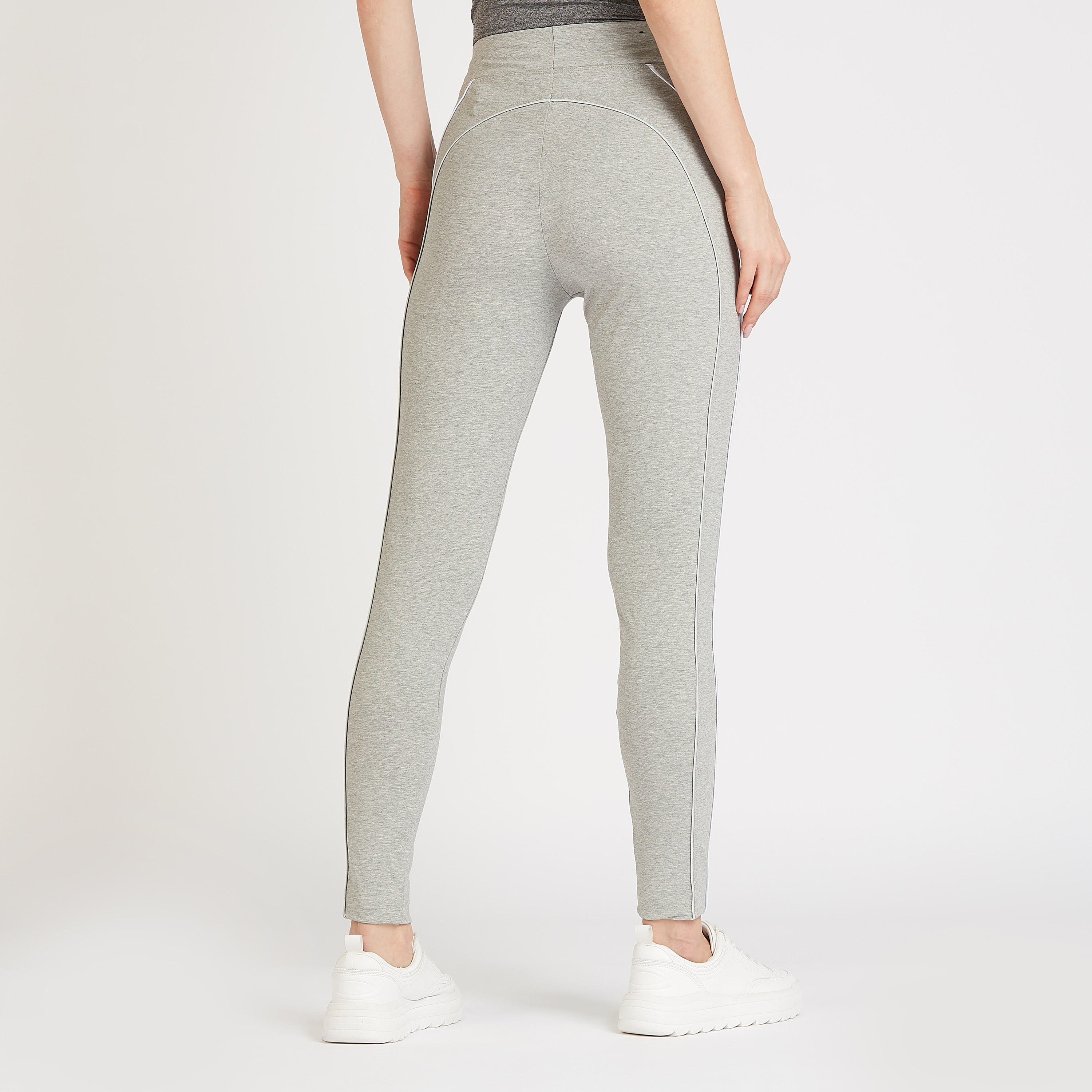 بنطلون ليقنز سادة بتفاصيل خيوط بارزة وخصر مطّاطي-women-clothing-sportswearandactivewear-bottoms-image-8