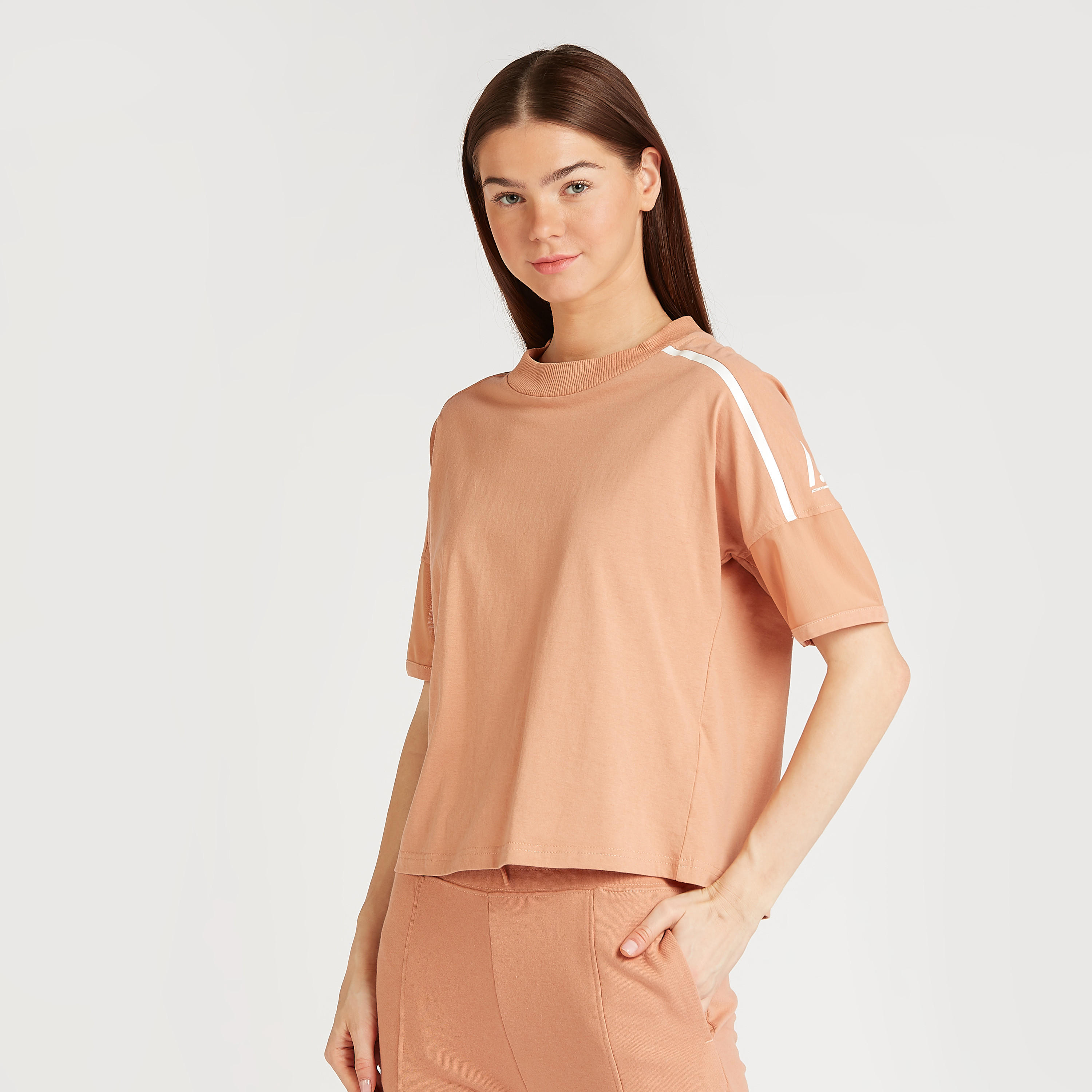 تيشيرت سادة بياقة مستديرة وأكمام قصيرة-women-clothing-sportswearandactivewear-tshirtsandvests-image-4