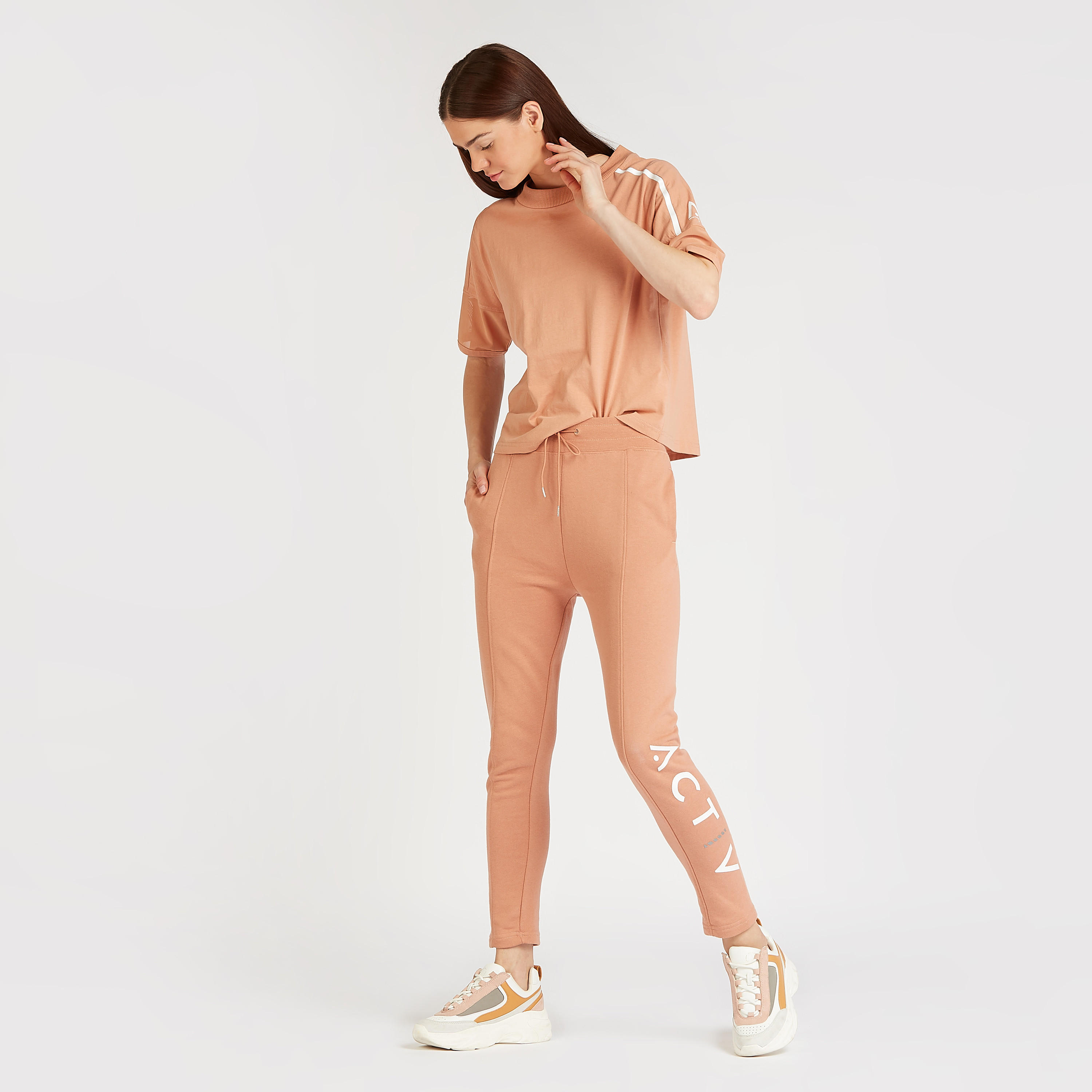 تيشيرت سادة بياقة مستديرة وأكمام قصيرة-women-clothing-sportswearandactivewear-tshirtsandvests-image-3