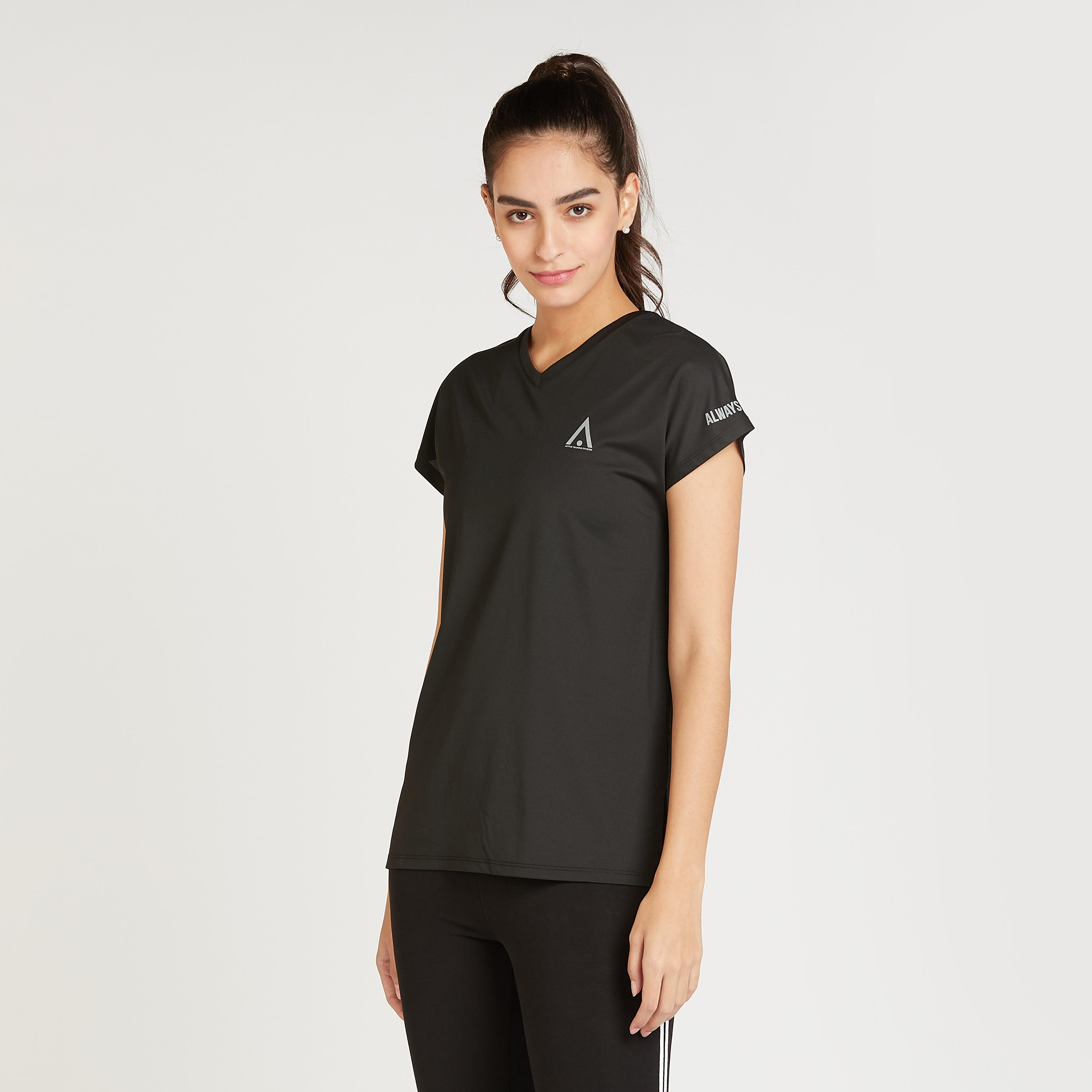 تيشيرت سادة بياقة V وأكمام قصيرة-women-clothing-sportswearandactivewear-tshirtsandvests-image-4
