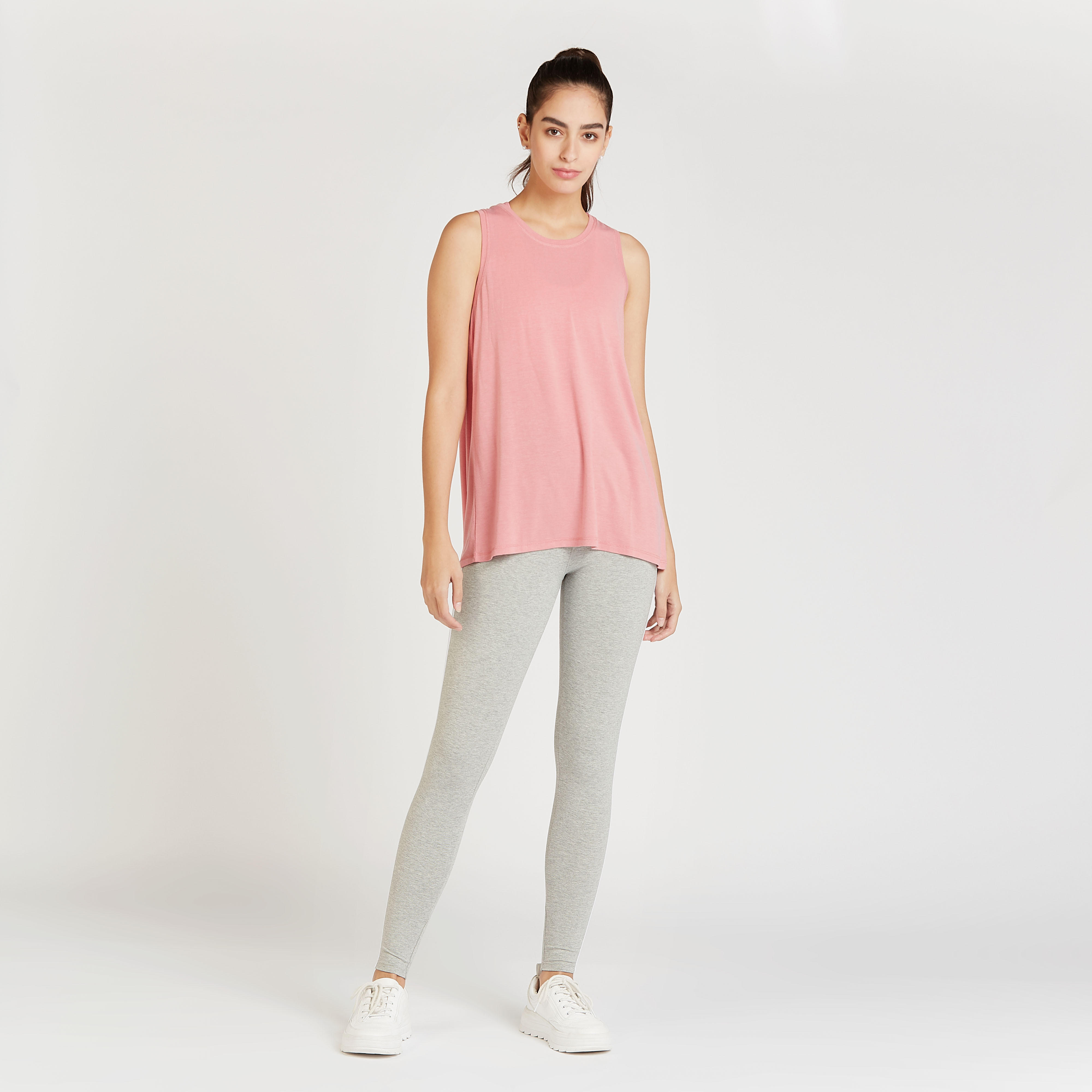تيشيرت سادة دون أكمام بياقة مستديرة-women-clothing-sportswearandactivewear-tshirtsandvests-image-3