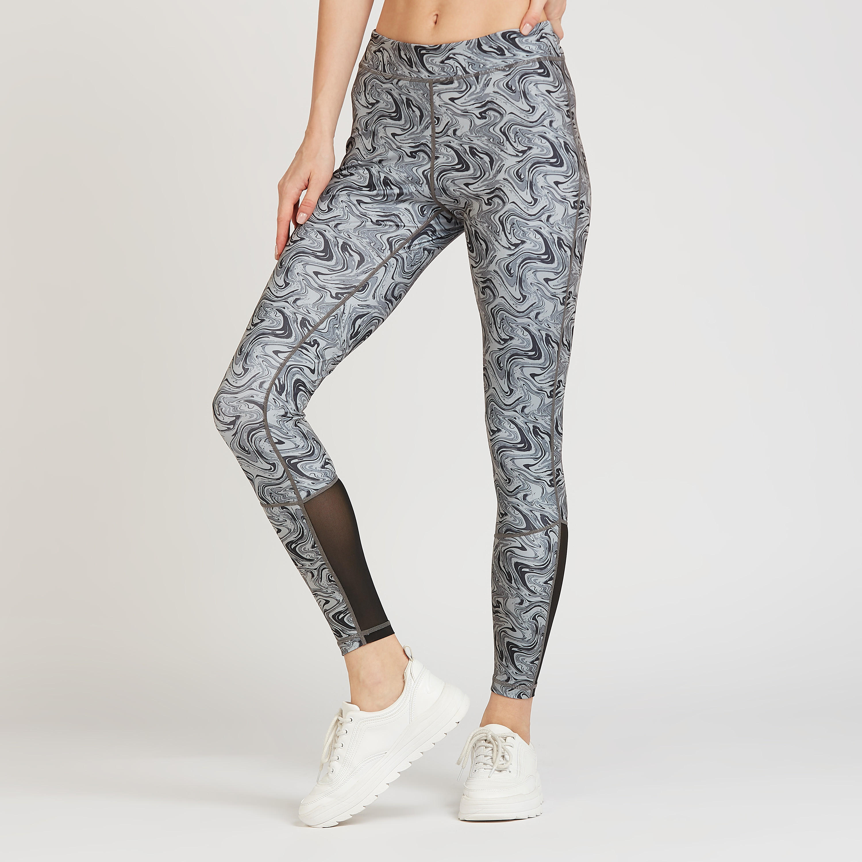 بنطلون ليقنز بطبعات وتفاصيل شبكية-women-clothing-bottoms-leggings-image-4