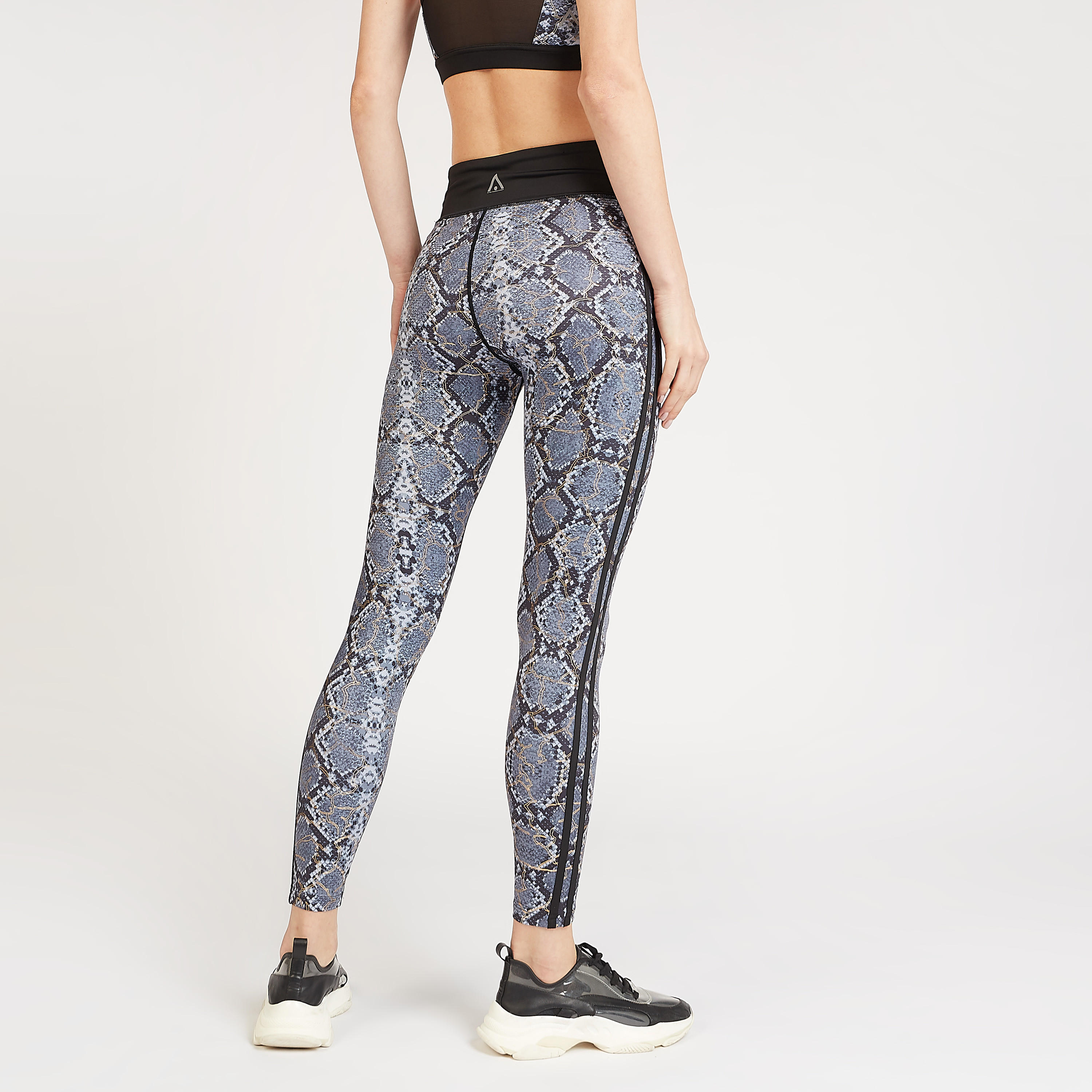 بنطلون ليقنز بخصر مطاطي وطبعات حيوانات-women-clothing-sportswearandactivewear-bottoms-image-4