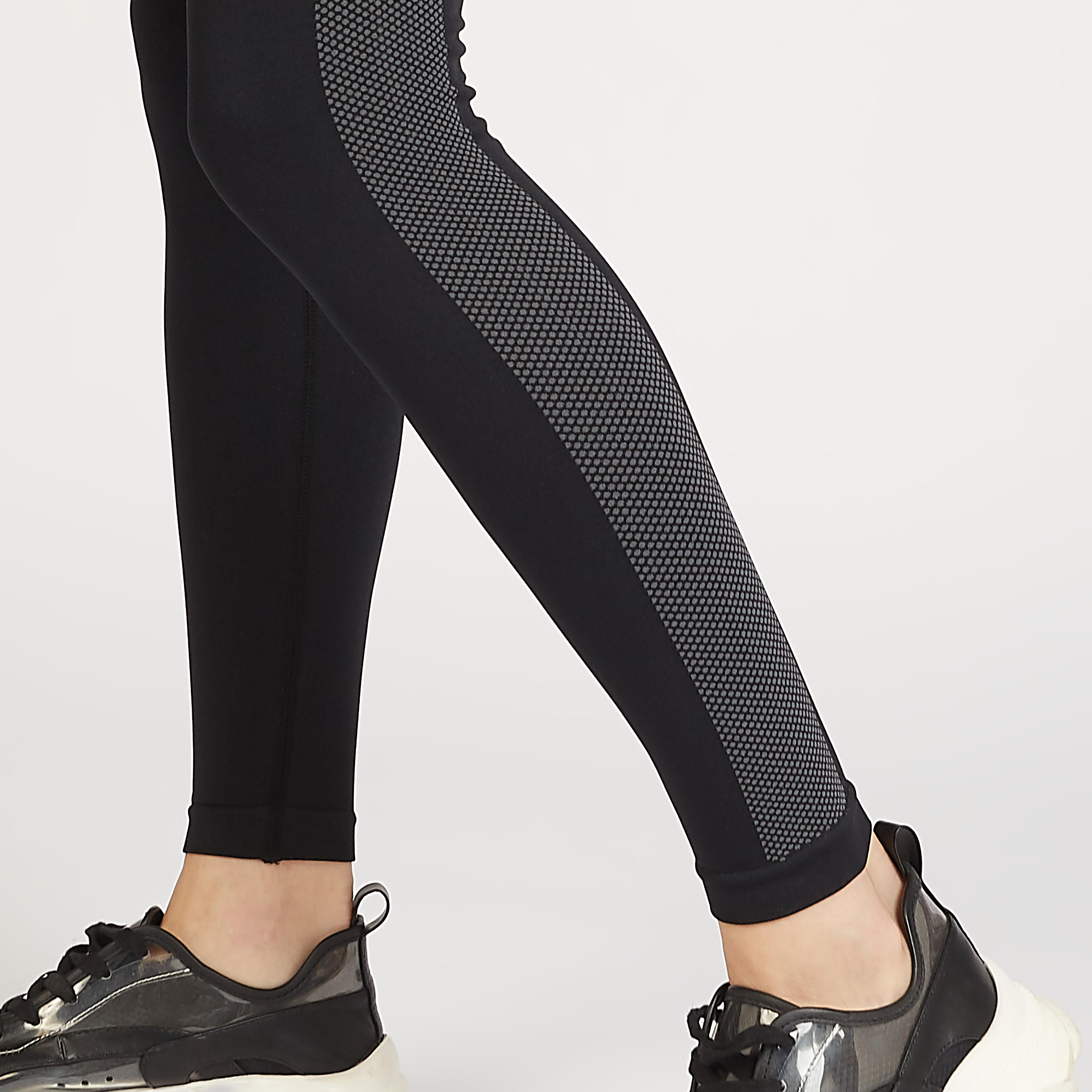 بنطلون مستدام ليقنز بطبعات شعار وخصر مطّاطي-women-clothing-sportswearandactivewear-bottoms-image-4