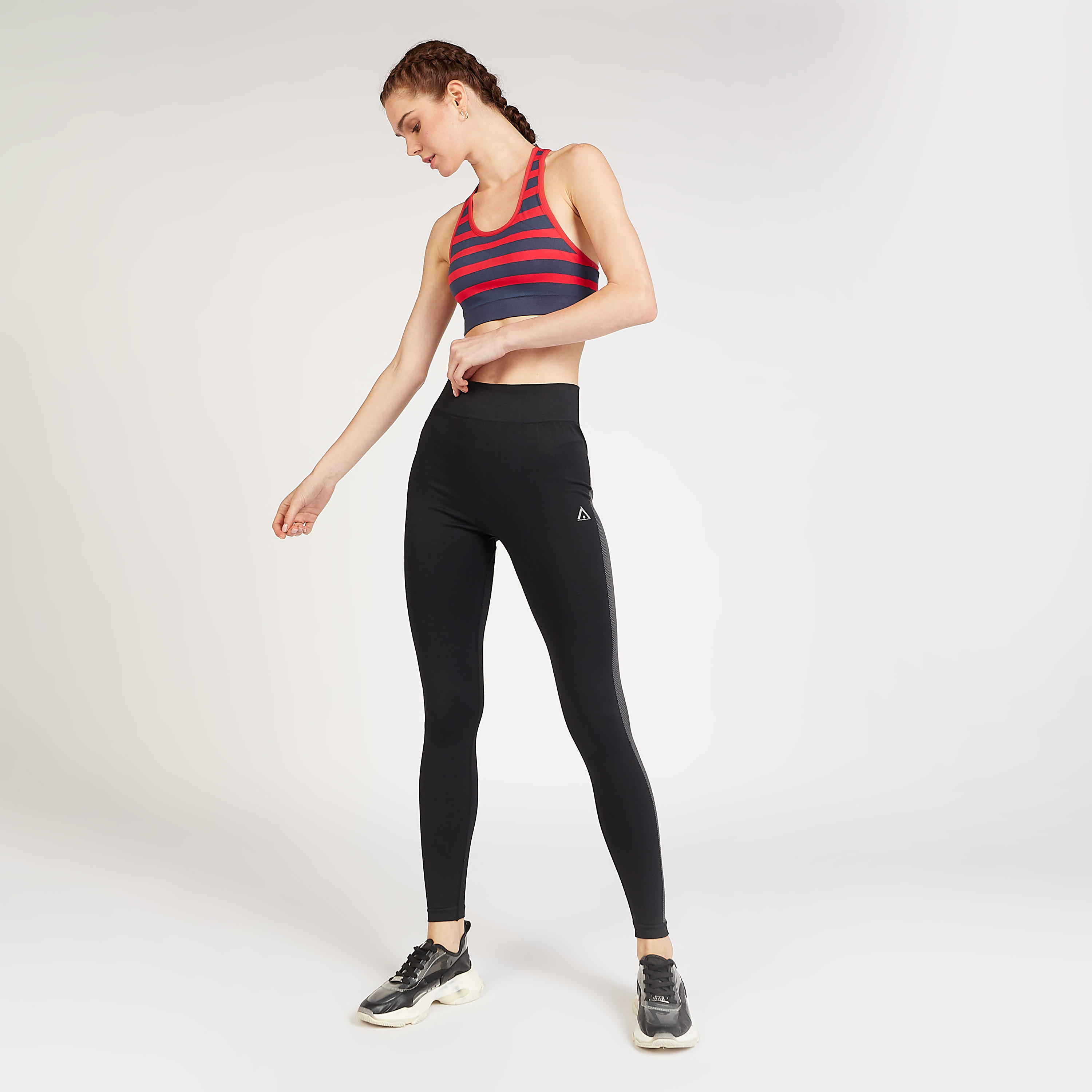 بنطلون مستدام ليقنز بطبعات شعار وخصر مطّاطي-women-clothing-sportswearandactivewear-bottoms-image-5