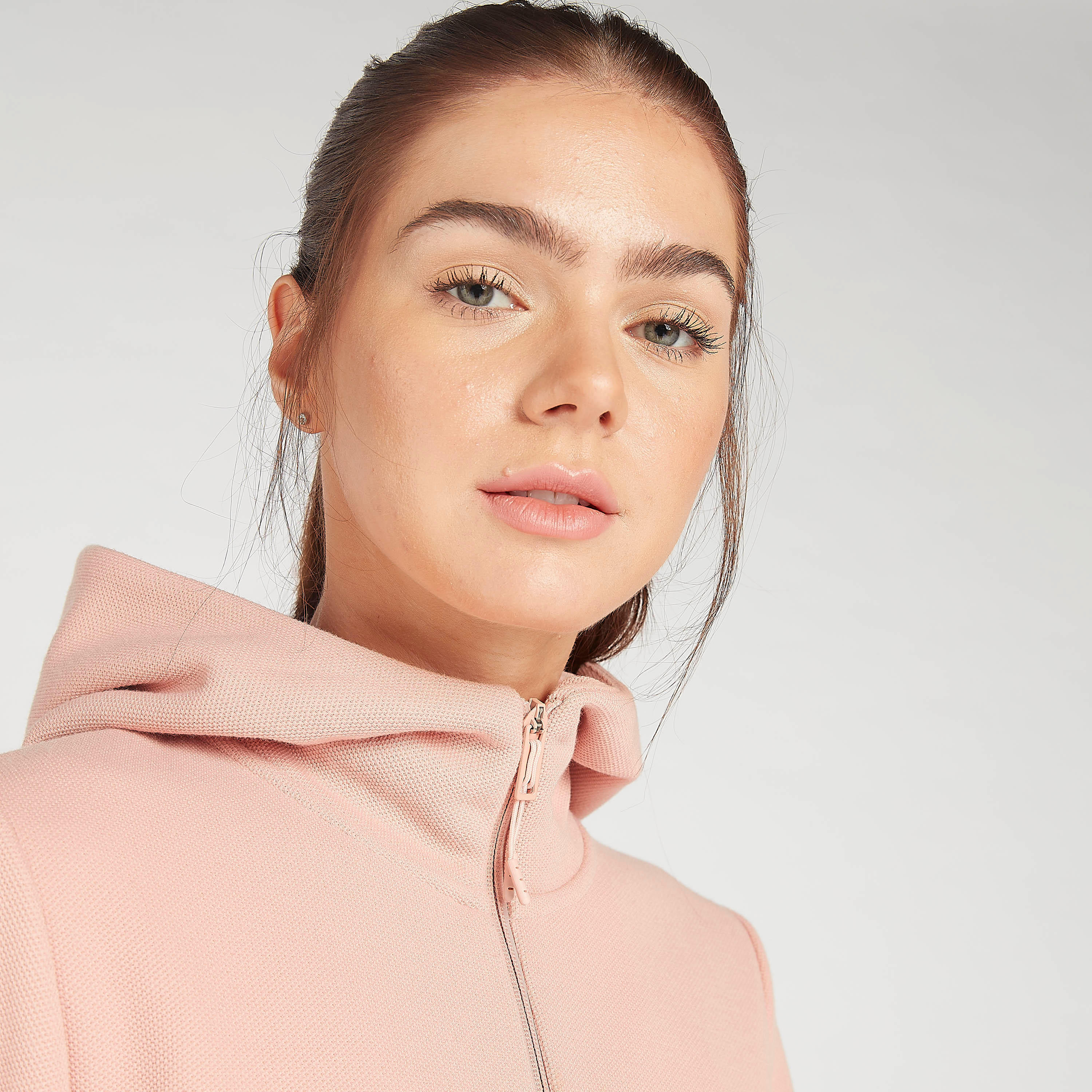 جاكيت مستدام سادة بأكمام طويلة وسحّاب إغلاق وقبّعة-women-clothing-sportswearandactivewear-hoodiesandsweatshirts-image-3