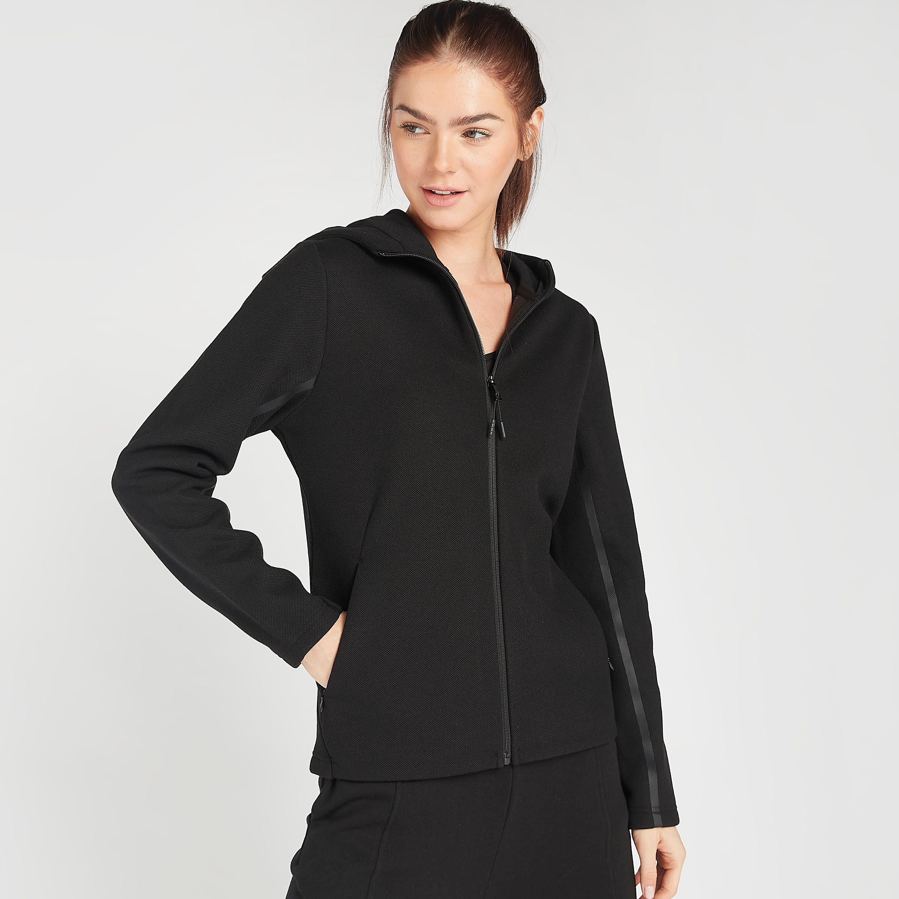 هودي مستدام بسحّاب إغلاق وأكمام طويلة-women-clothing-sportswearandactivewear-hoodiesandsweatshirts-image-2