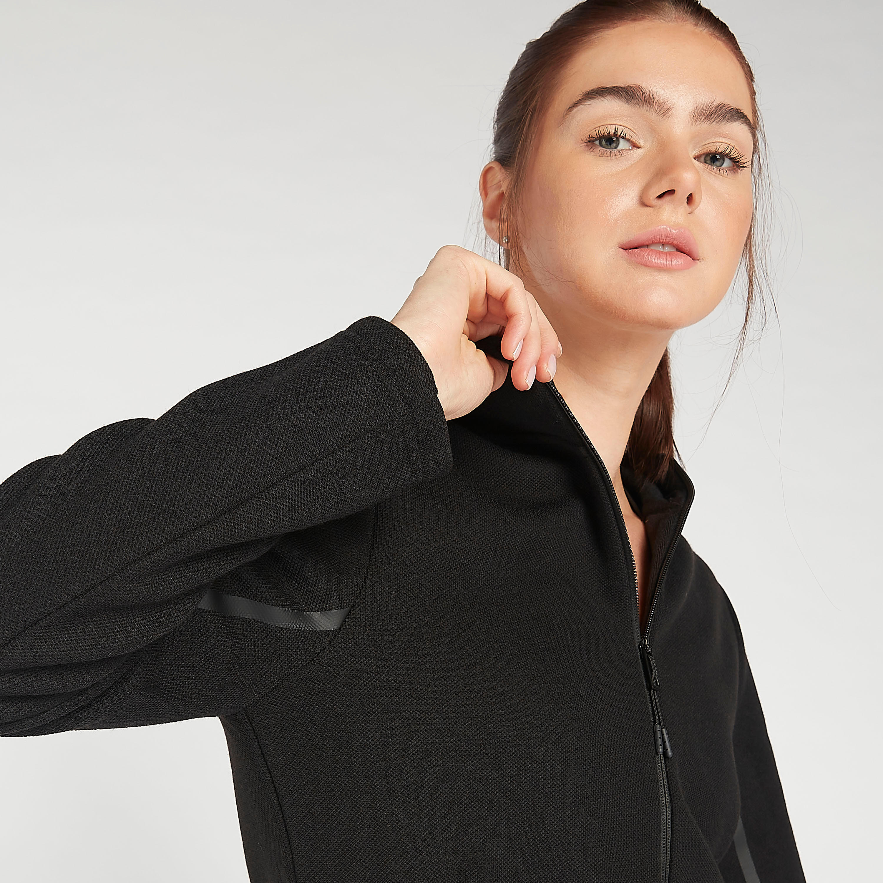 هودي مستدام بسحّاب إغلاق وأكمام طويلة-women-clothing-sportswearandactivewear-hoodiesandsweatshirts-image-3